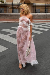 VESTIDO MIDI EM RENDA COM DETALHES ALCAS E DECOTE COLEÇÃO INVERNO 26
