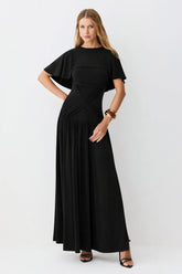 VESTIDO MIDI DETALHE FAIXA CINTURA SOBREPOSICAO FLUIDA COLEÇÃO INVERNO 26