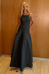 VESTIDO MIDI COSTAS ABERTAS E SAIA COM VOLUME COLEÇÃO VERÃO 27