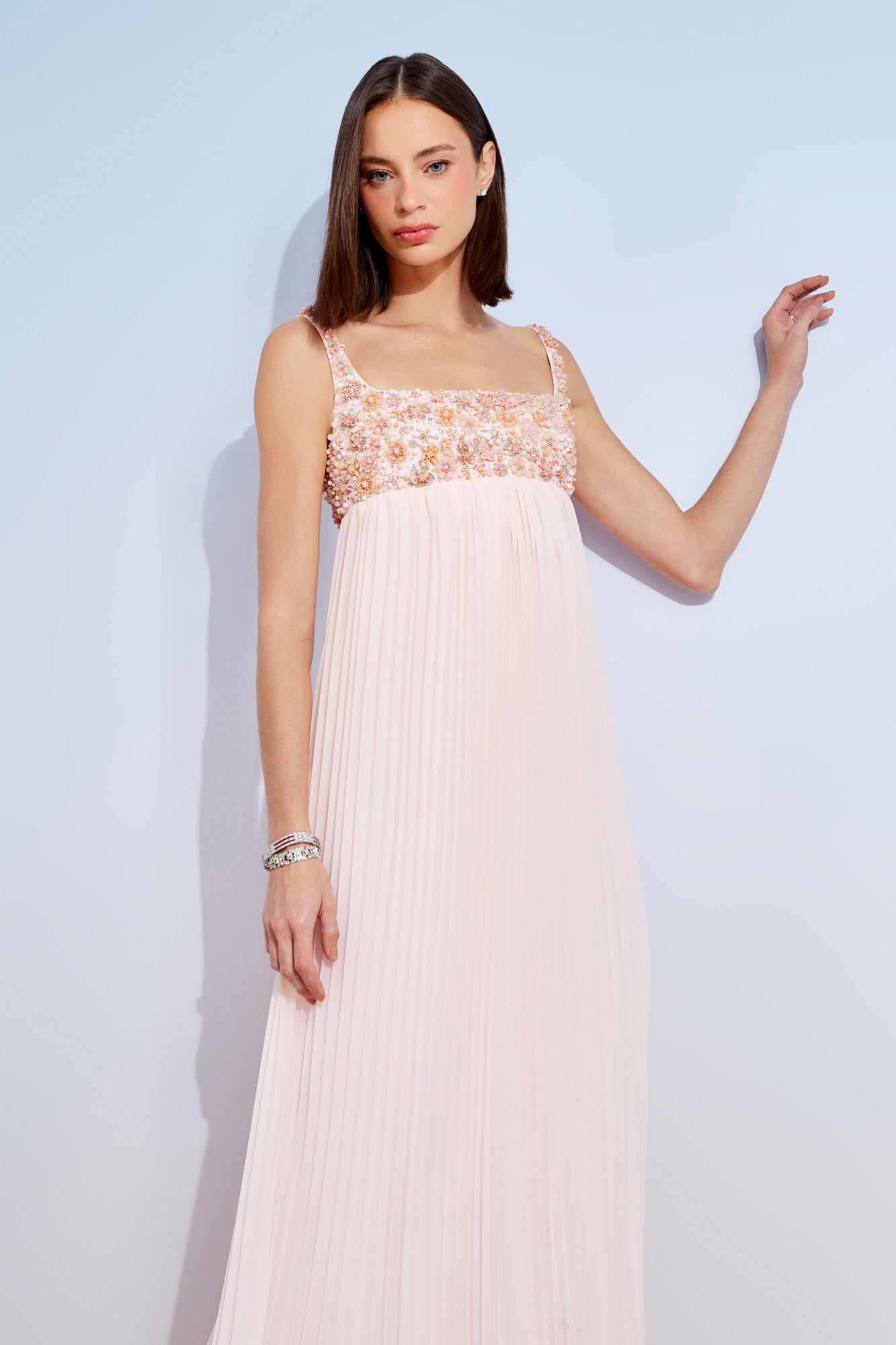 VESTIDO LONGO BORDADO PLISSADO COLEÇÃO ALTO VERÃO 26