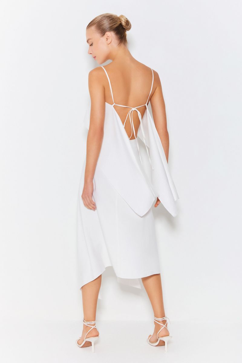 BLUSA DE ALÇA FINA COM ABERTURA NAS COSTAS COLEÇÃO VERÃO 24