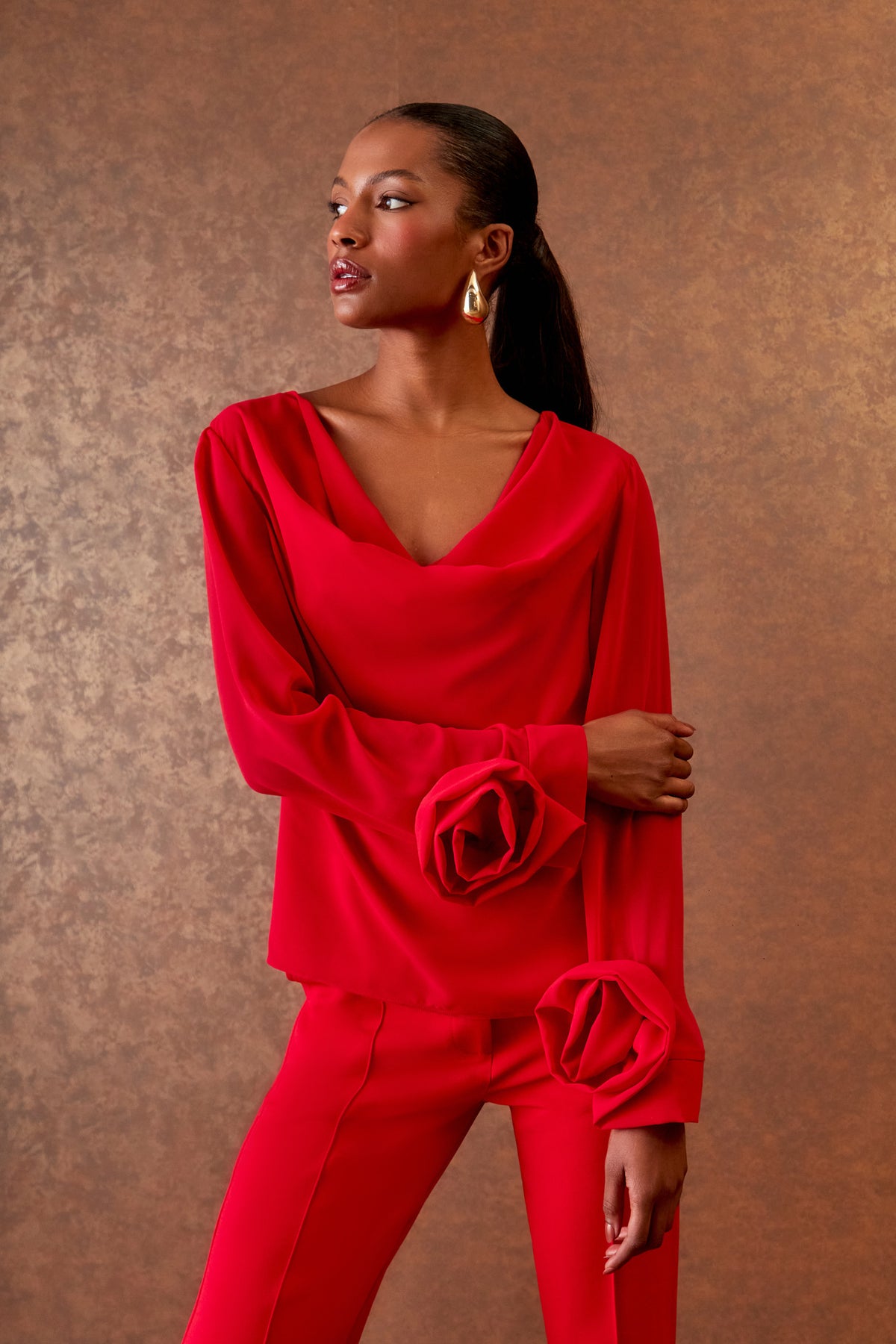 BLUSA FLOR MANGA COLEÇÃO INVERNO 25