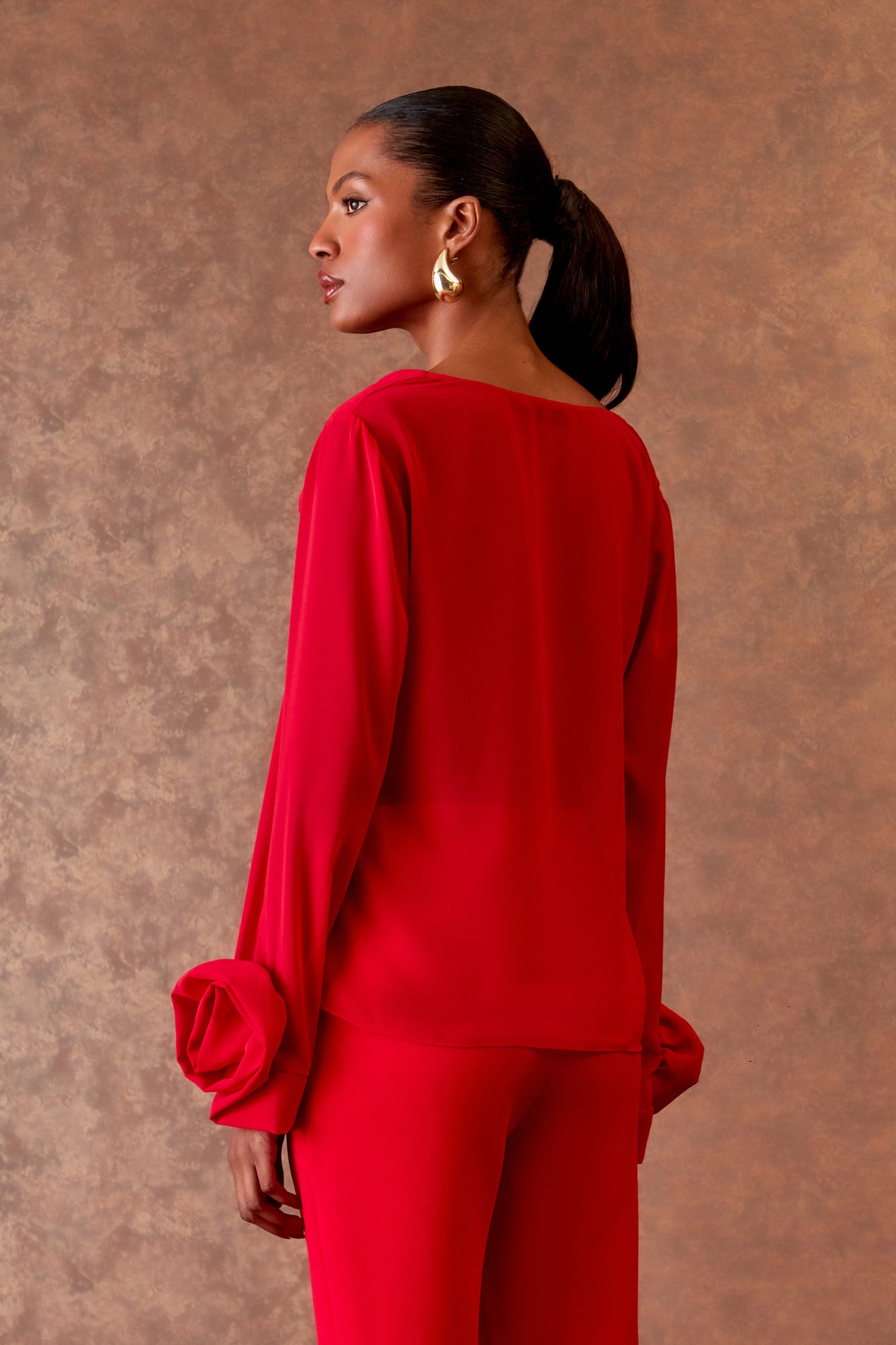 BLUSA FLOR MANGA COLEÇÃO INVERNO 25