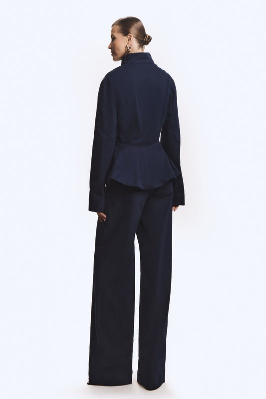 CONJUNTO CASACO CURTO ACINTURADO BARRA AMPLA E CALCA PANTALONA ESTRUTURADA COLEÇÃO INVERNO 26