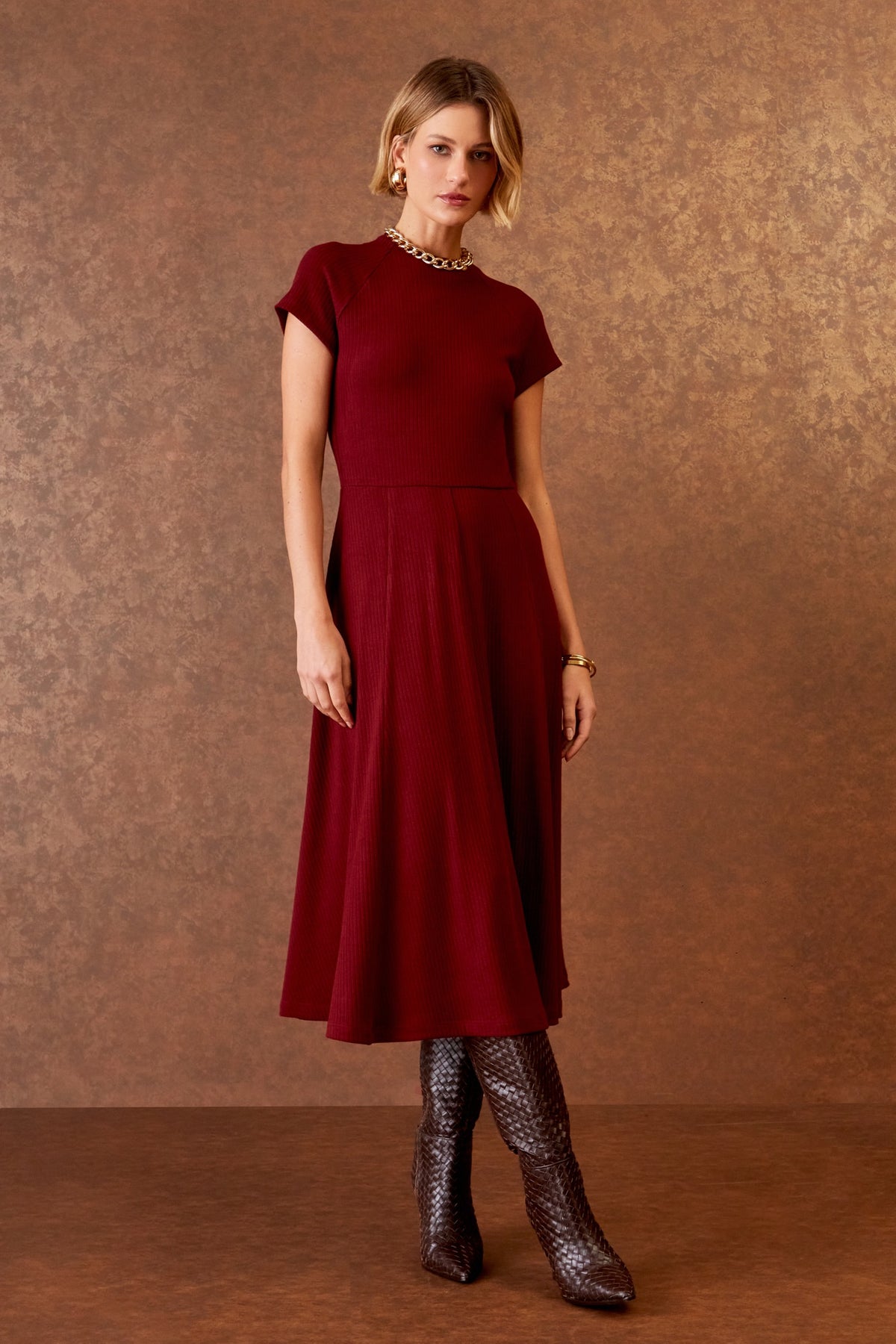 VESTIDO MIDI CANELADO COLEÇÃO INVERNO 25