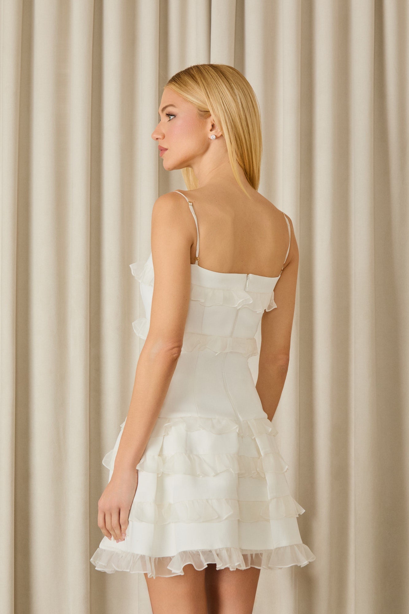 VESTIDO CURTO CRIS PREGAS COLEÇÃO INVERNO 26