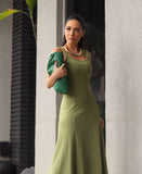VESTIDO MIDI COM RECORTE BUSTO E SAIA AMPLA COLEÇÃO INVERNO 25
