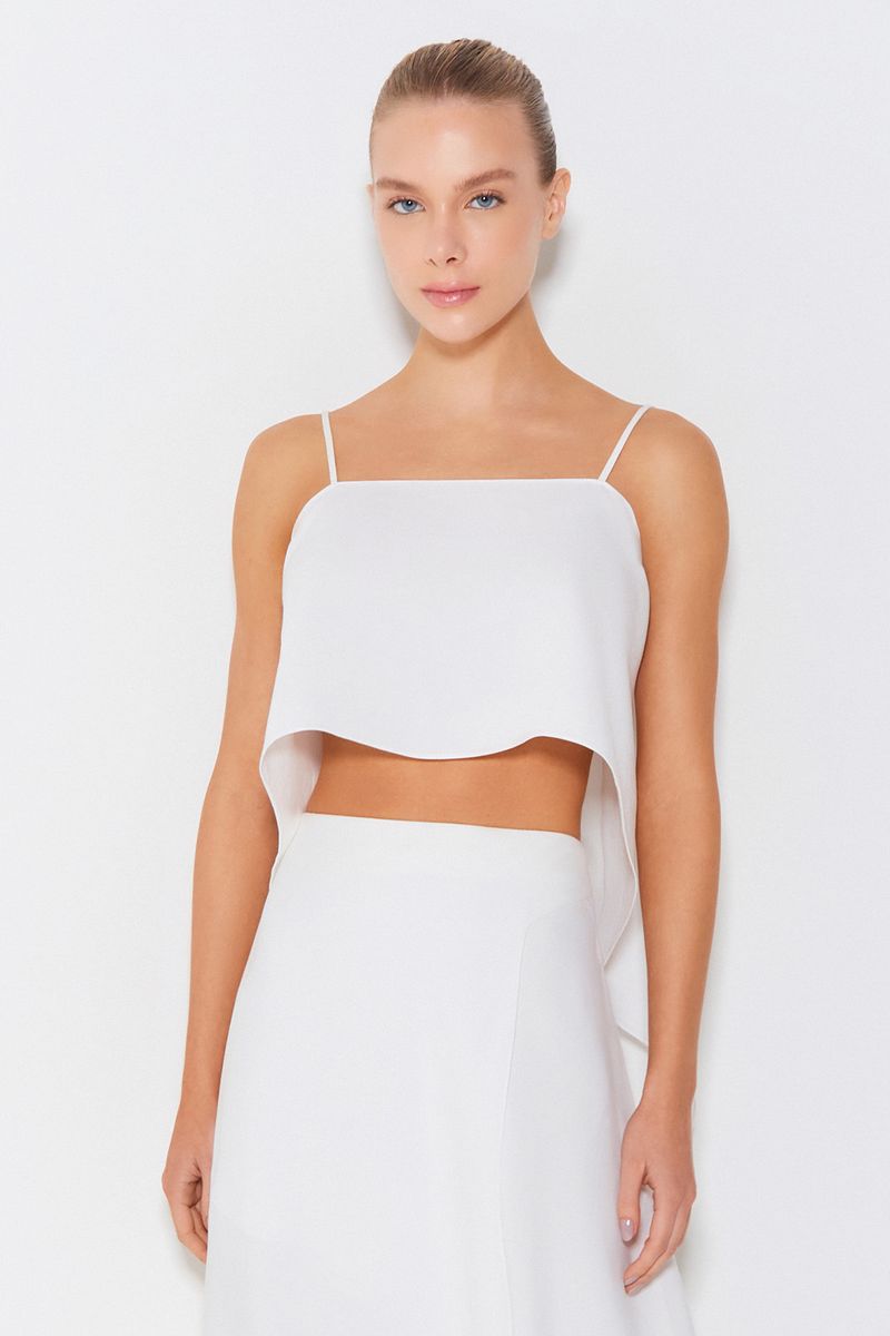 BLUSA DE ALÇA FINA COM ABERTURA NAS COSTAS COLEÇÃO VERÃO 24