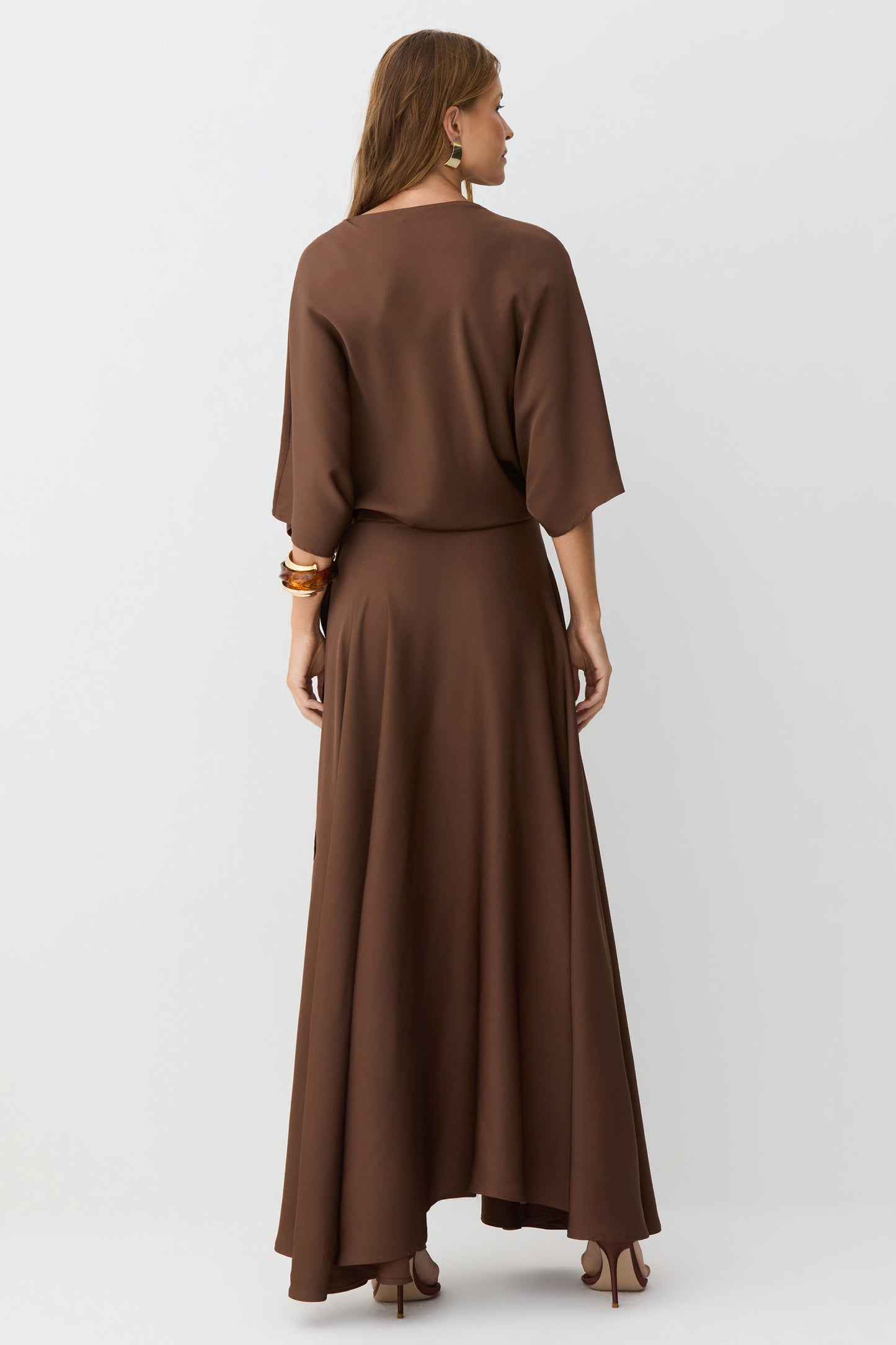 VESTIDO MIDI FLUIDO COM TRANSPASSE SAIA COLEÇÃO VERÃO 27