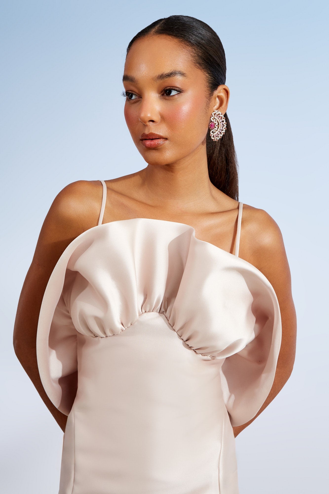 VESTIDO LONGO BABADO ESTRUTURADO COLEÇÃO ALTO VERÃO 26