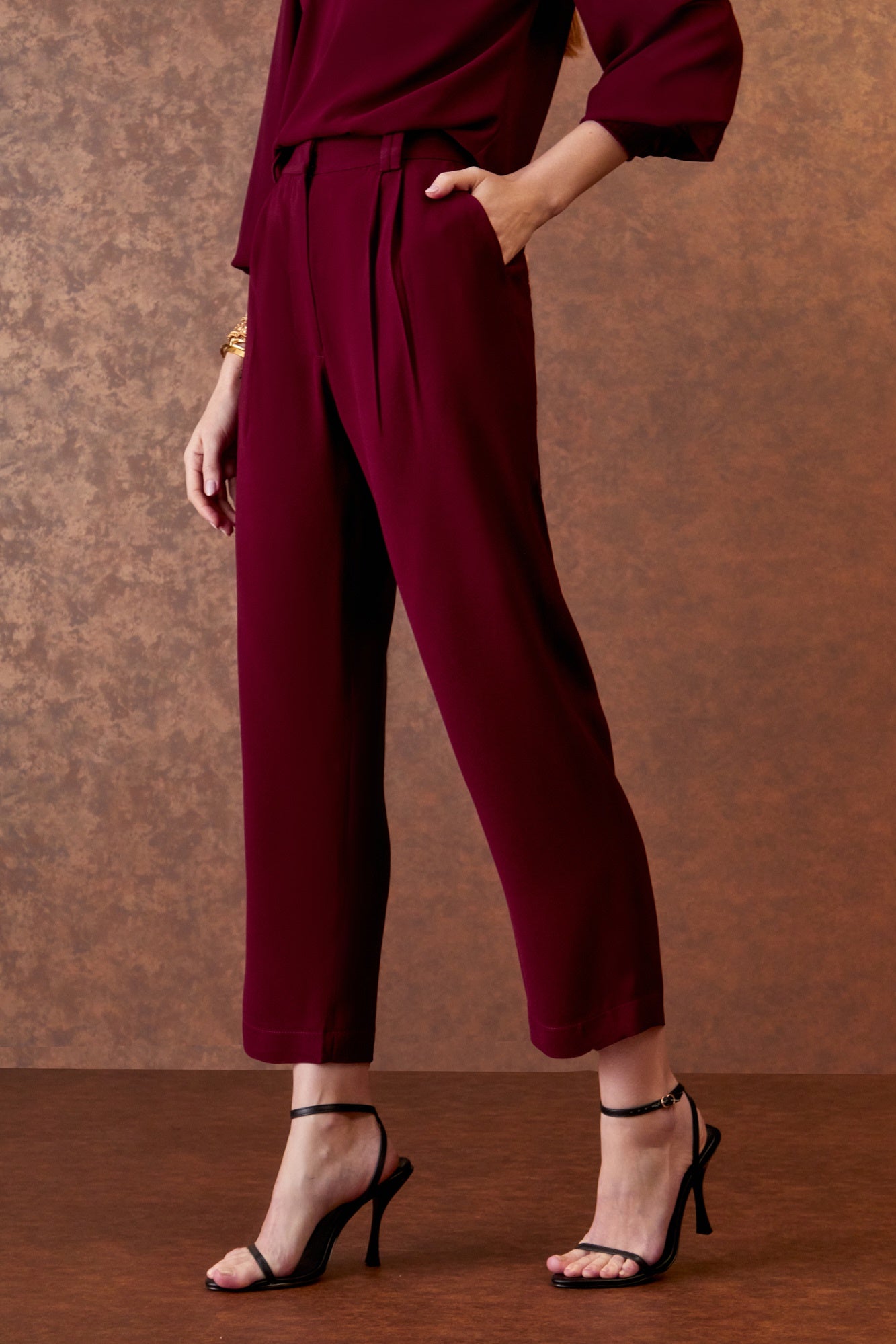 CALÇA CLASSICA PREGAS COLEÇÃO INVERNO 25