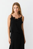 CONJUNTO DE SAIA COM DETALHES EM RENDA E BLUSA RENDA COSTAS FLUIDA COLEÇÃO INVERNO 26