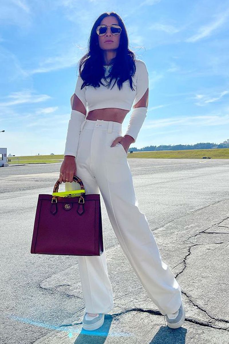 CALÇA PANTALONA COM FRISOS COLEÇÃO VERÃO 24