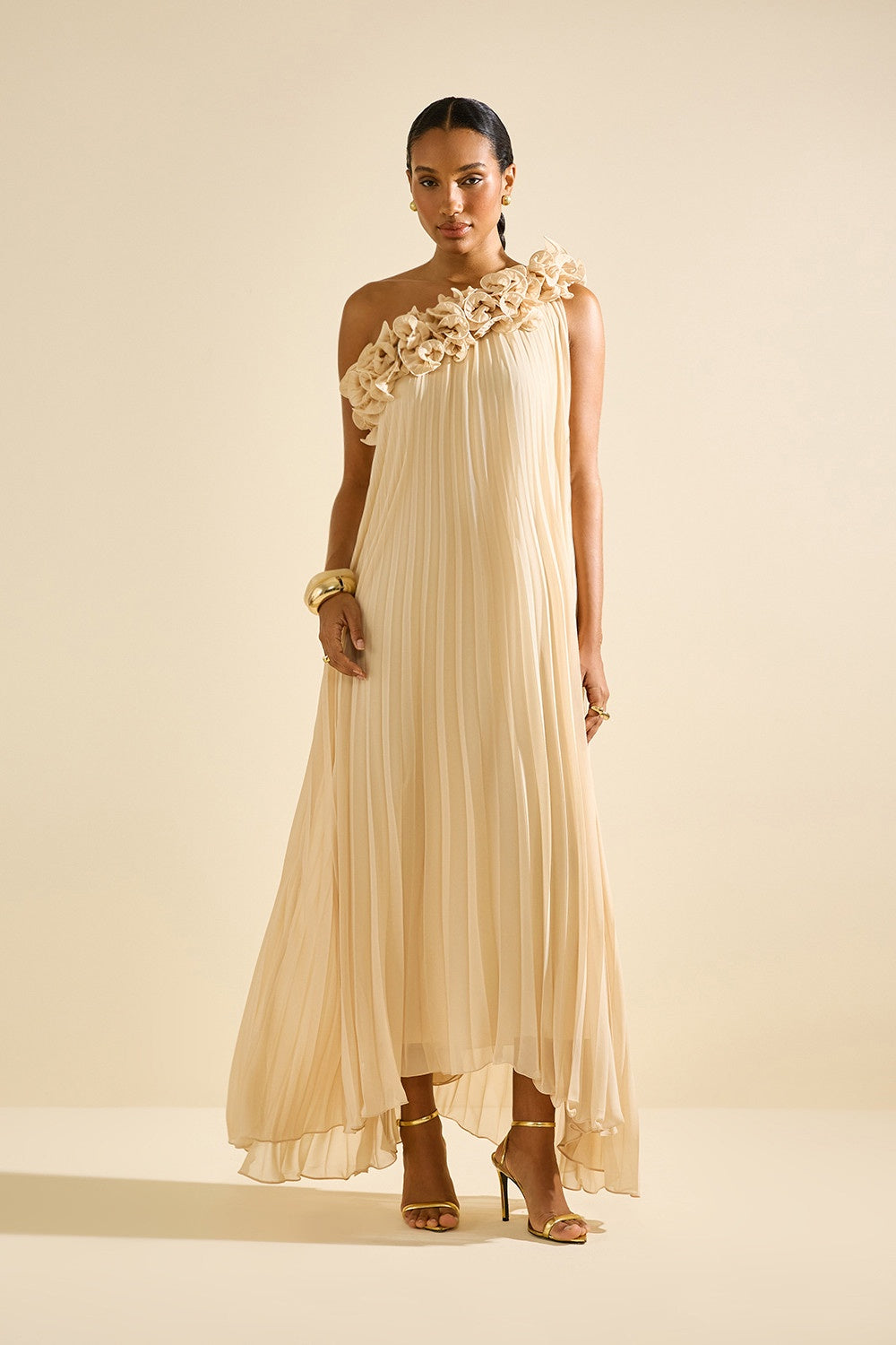 VESTIDO JABOUR NO DECOTE COLEÇÃO VERÃO 26