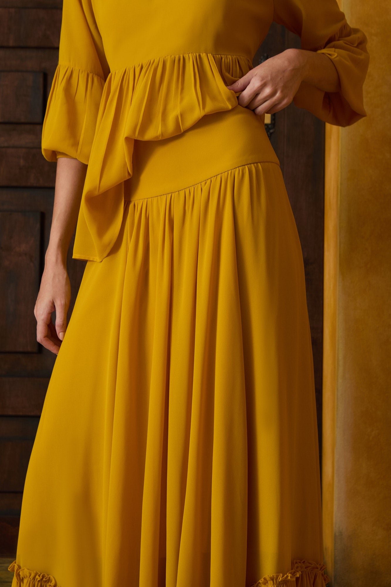 SAIA MIDI BABADO BARRA COLEÇÃO INVERNO 26