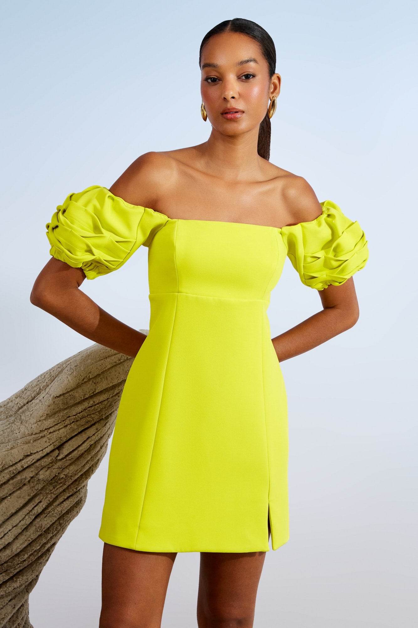 VESTIDO CURTO MANGA FLOR COLEÇÃO ALTO VERÃO 26