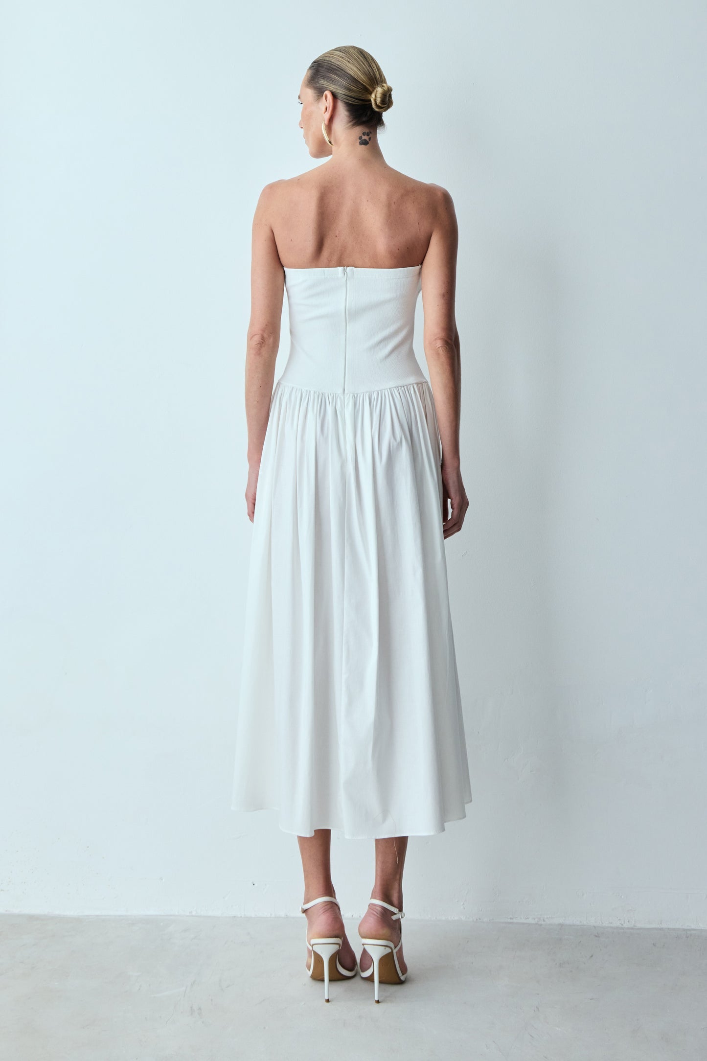 VESTIDO MIDI TOMARA QUE CAIA SAIA AMPLA E BOLSOS COLEÇÃO VERÃO 26