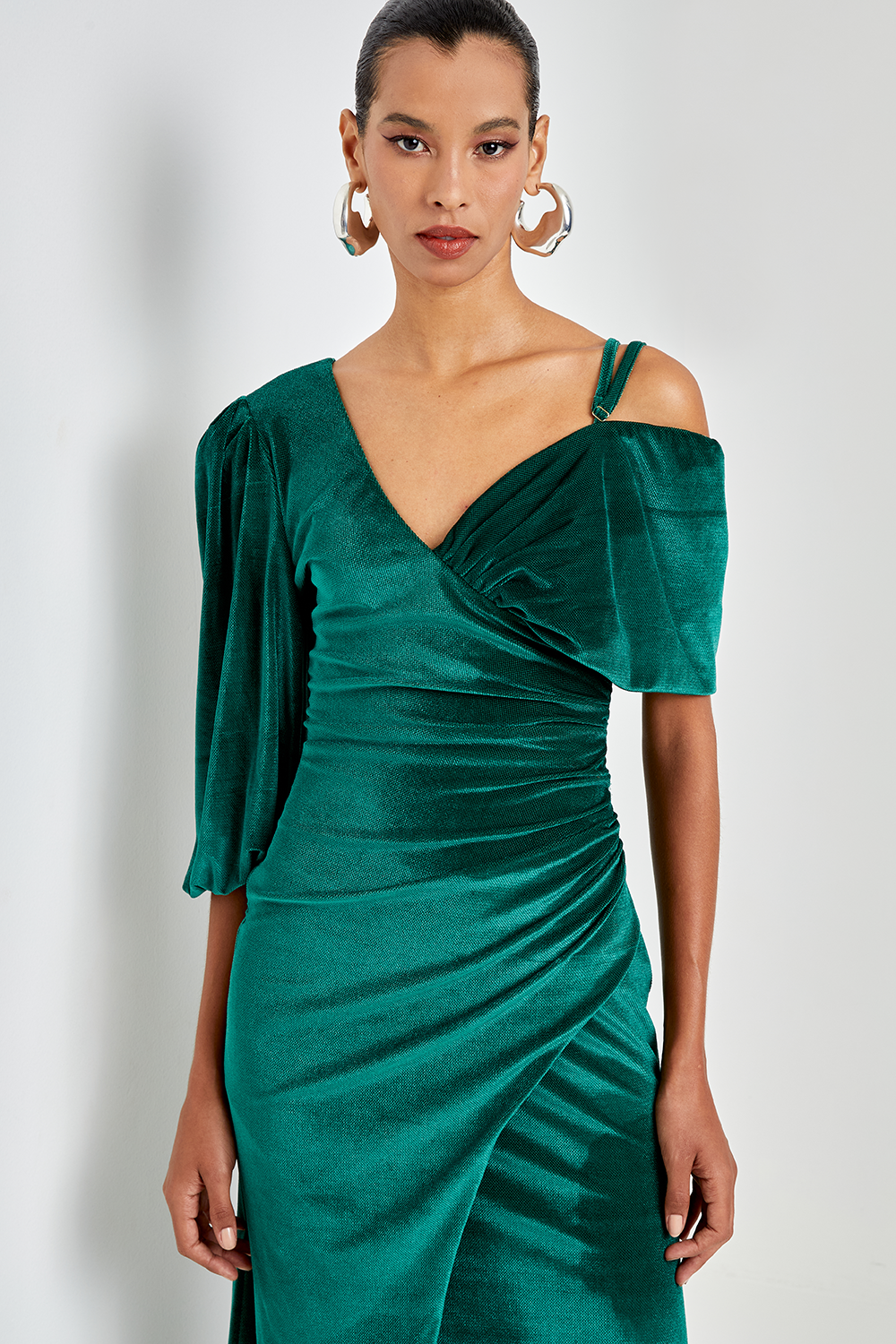 VESTIDO FENDA RADIANCE COLEÇÃO INVERNO 24