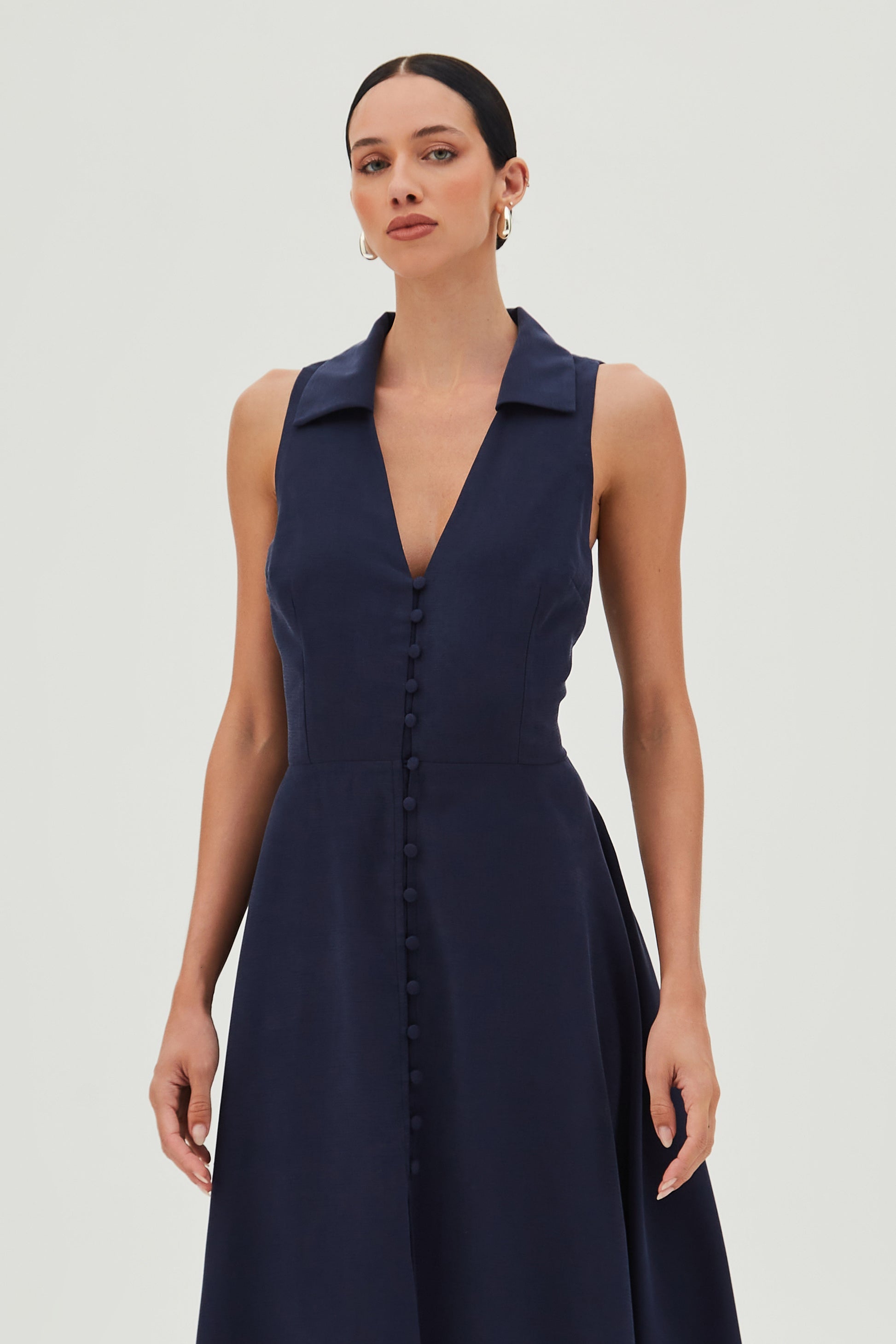 VESTIDO MIDI COM BOTÕES FRONTAL ABERTURA COSTAS COLEÇÃO VERÃO 26