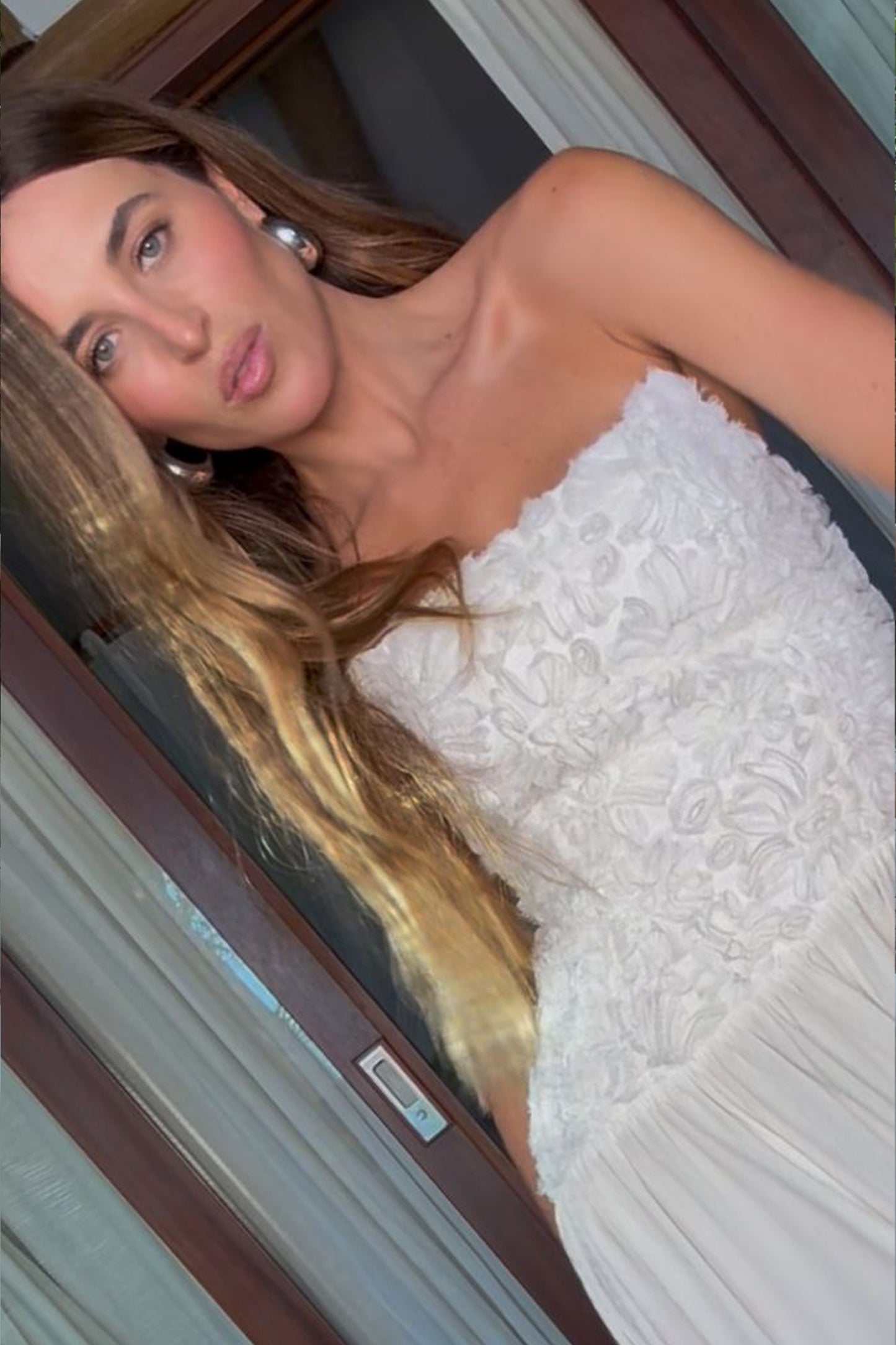 VESTIDO MIDI TOMARA QUE CAIA TULE BORDADO E SAIA DEGAGÊ COLEÇÃO VERÃO 26