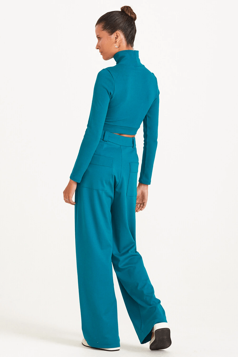 CALÇA PANTALONA COM FRISOS COLEÇÃO VERÃO 24