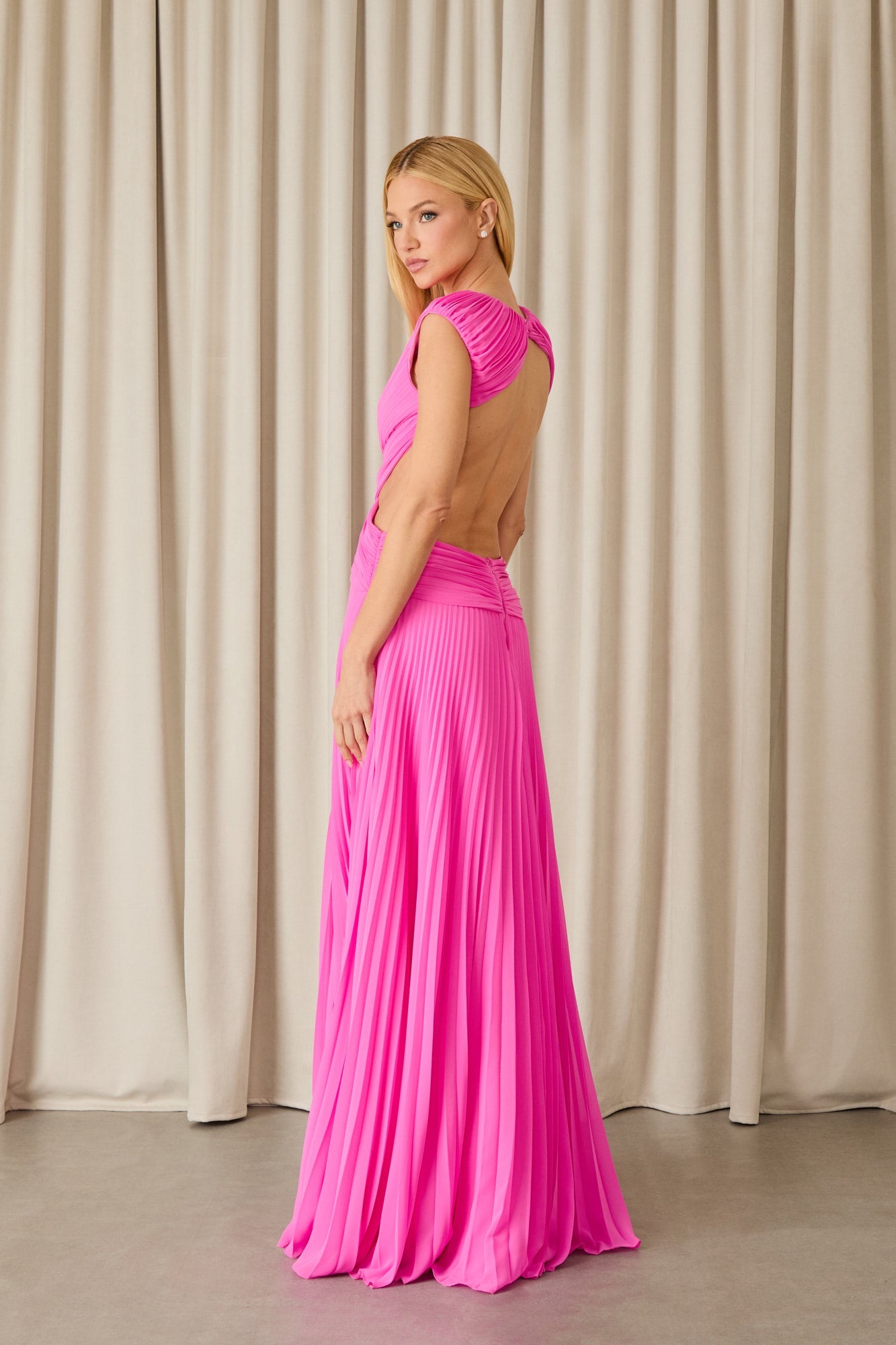 VESTIDO LONGO KARLIE PLISSADO COLEÇÃO INVERNO 26