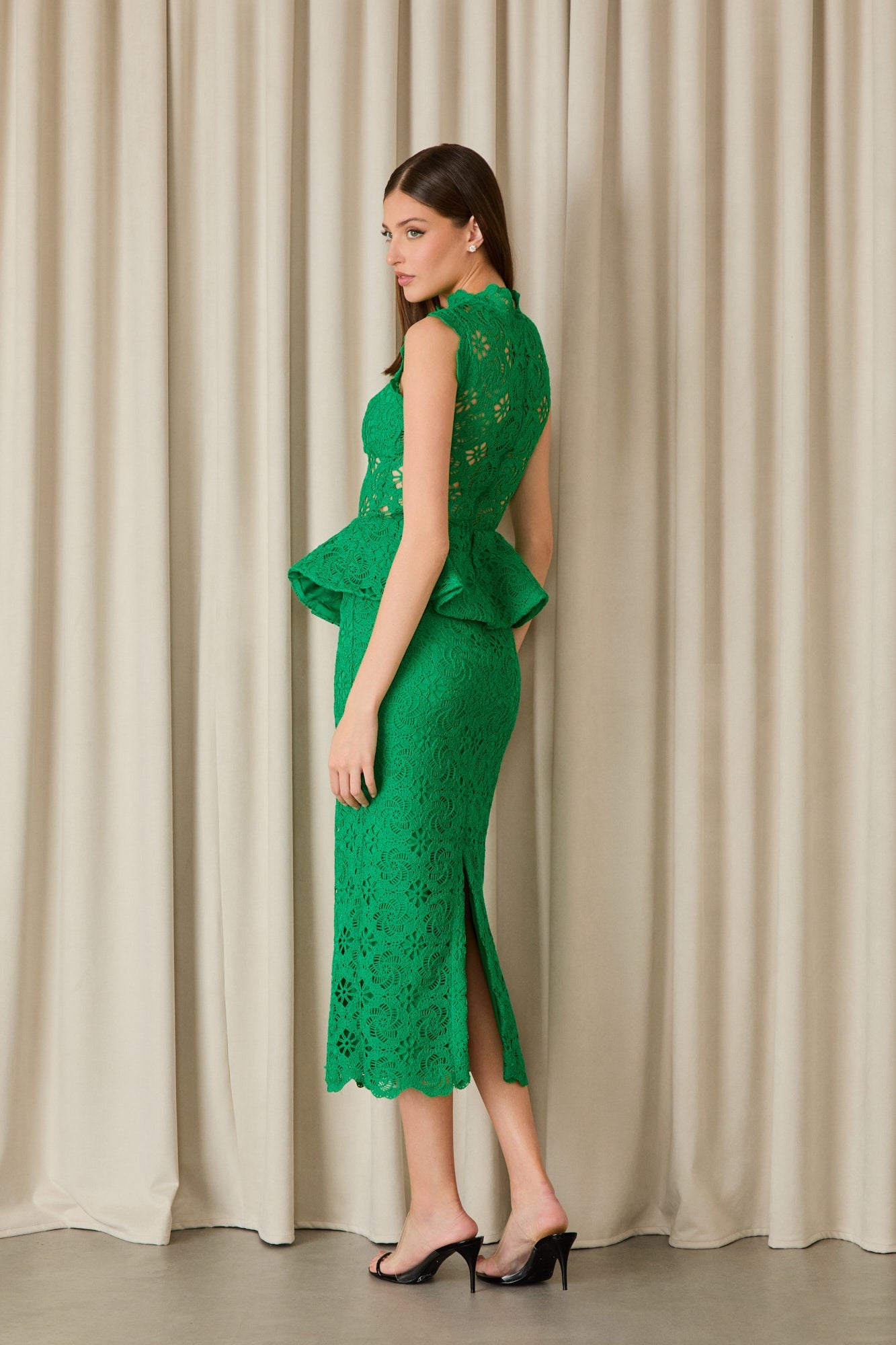 VESTIDO MIDI ROBIN BASQUE COLEÇÃO INVERNO 26