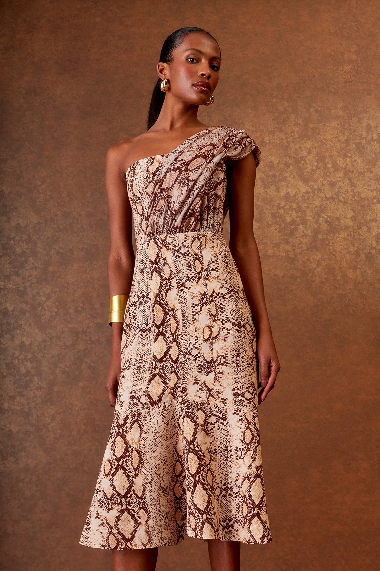 VESTIDO MIDI RECORTES SERPENTE COLEÇÃO INVERNO 25