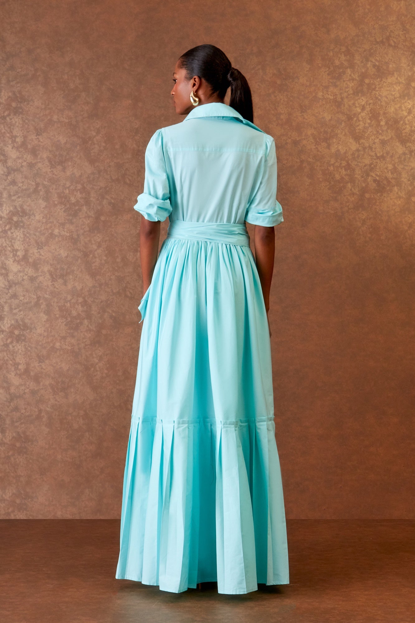 VESTIDO LONGO SAIA PREGAS COLEÇÃO INVERNO 25