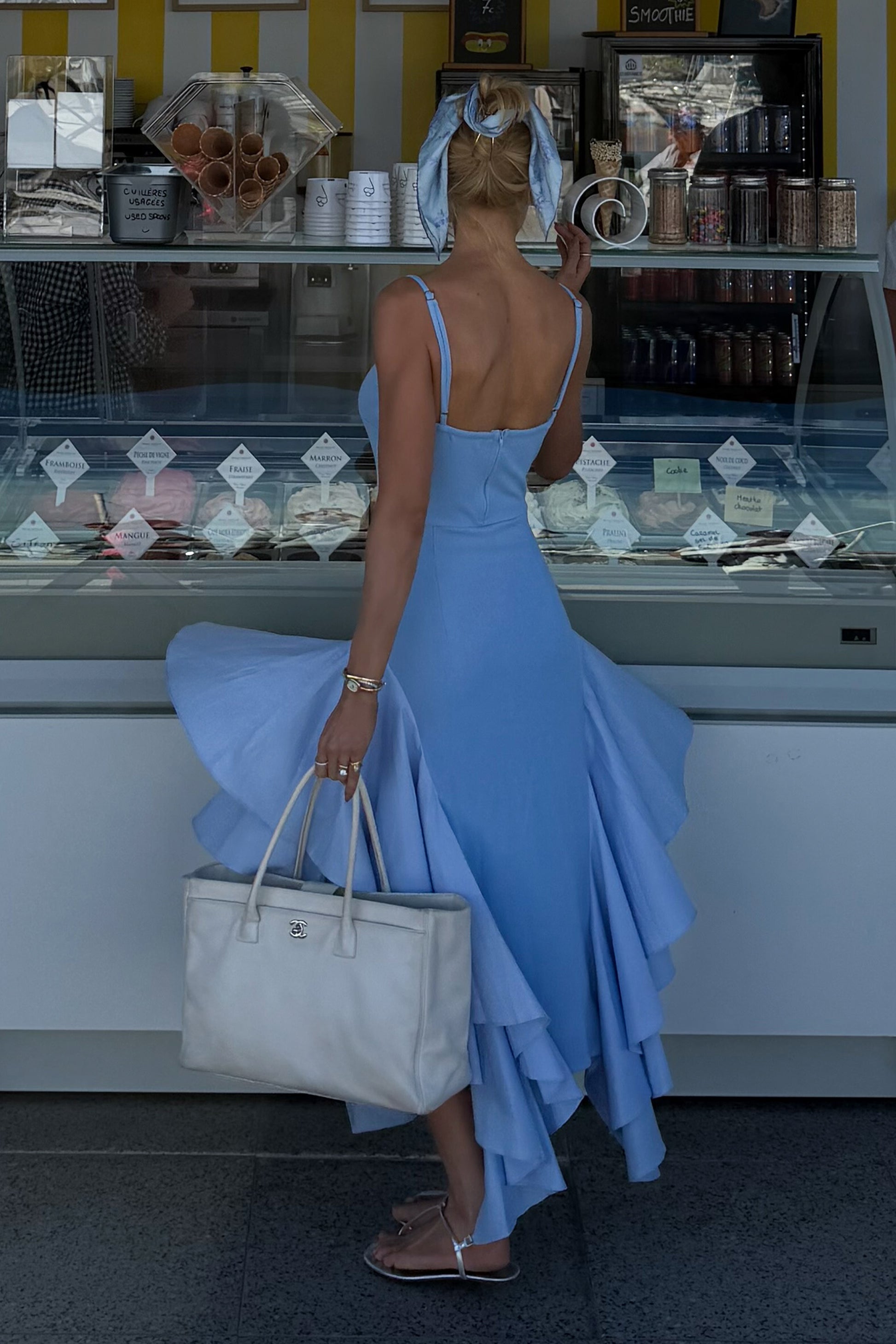 VESTIDO MIDI ALCA FINA BARRA ASSIMETRICA COM VOLUME COLEÇÃO VERÃO 27