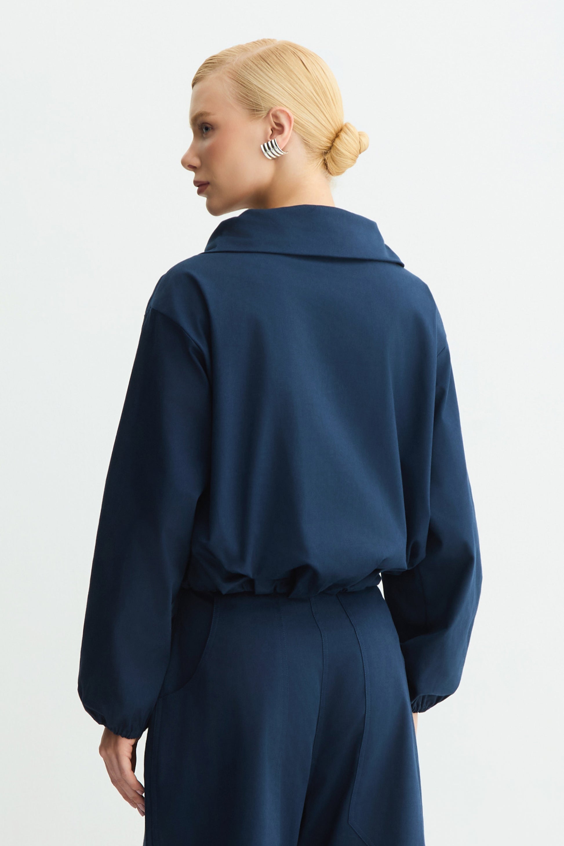 BLUSA ESTRUTURADA COM ZIPERES DE METAL E GOLA COLEÇÃO INVERNO 26