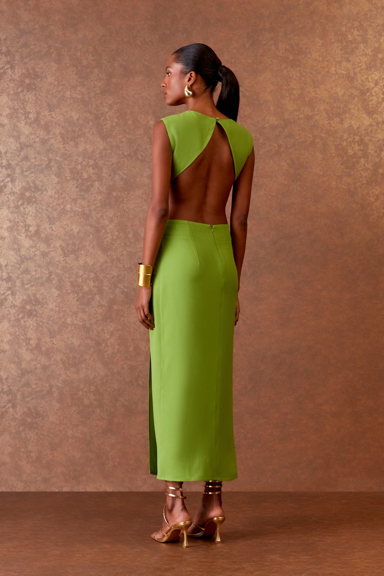 VESTIDO MIDI DETALHE FRONTAL COLEÇÃO INVERNO 25