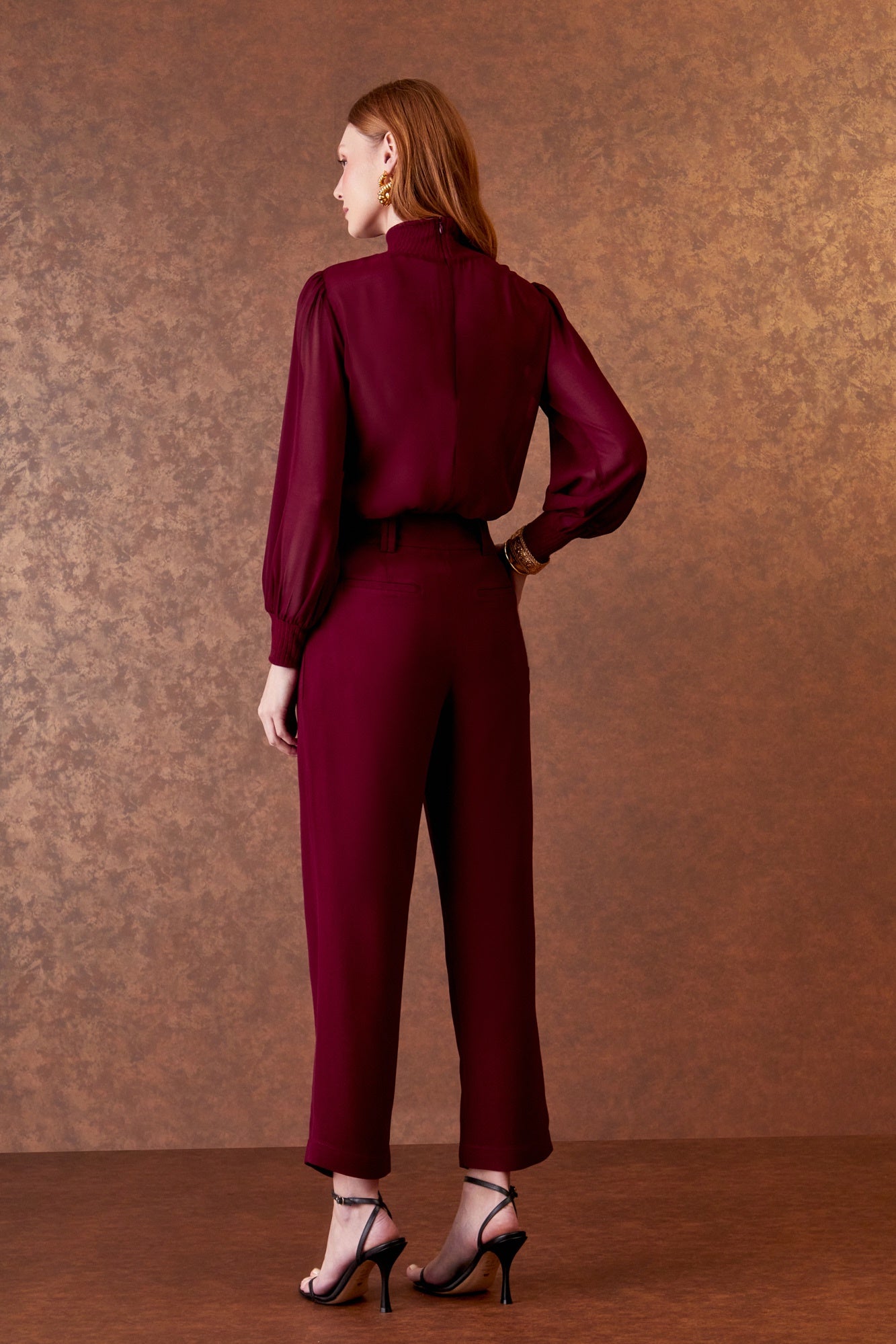 CALÇA CLASSICA PREGAS COLEÇÃO INVERNO 25
