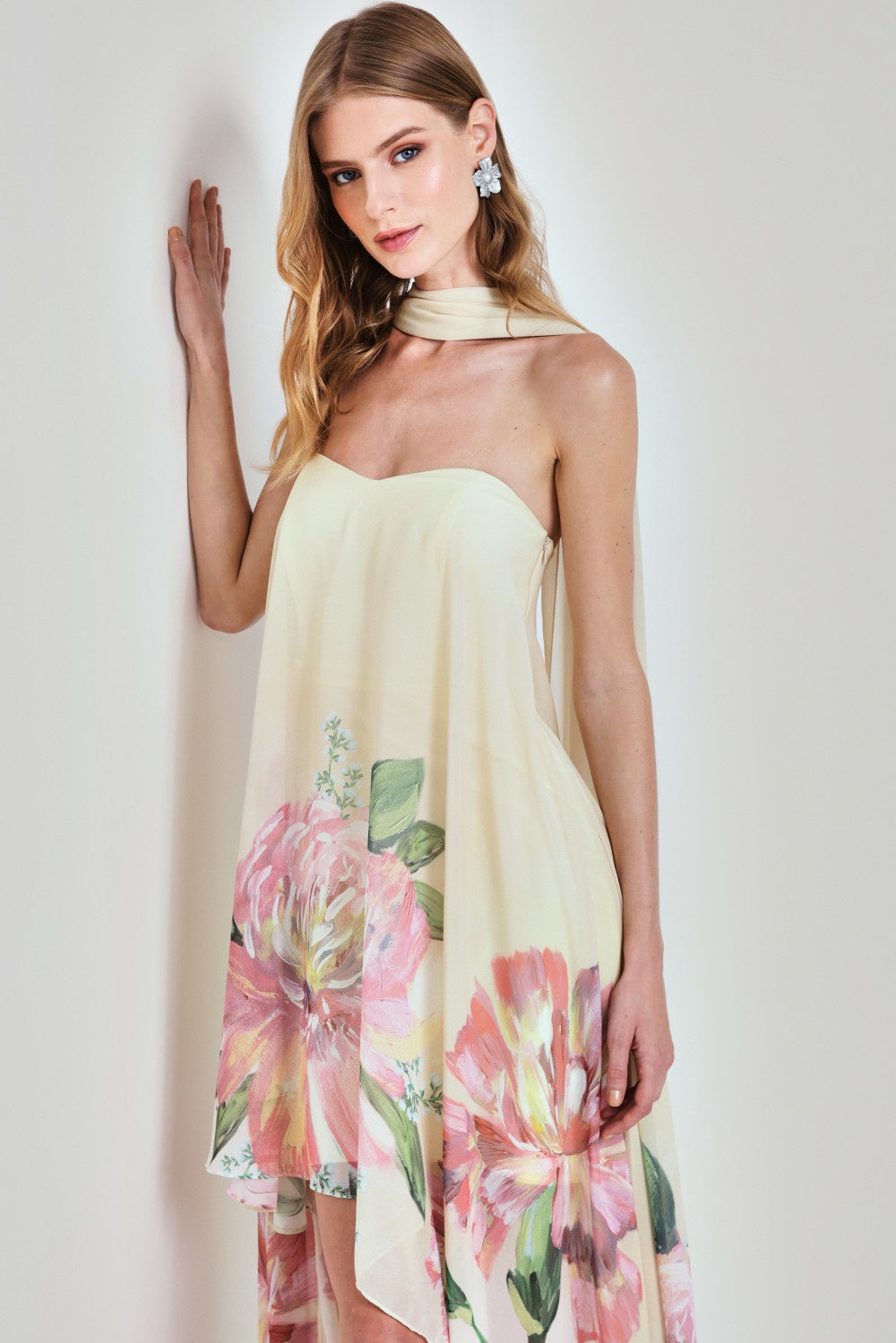 VESTIDO MULLET ASSIMETRICO PETALAS DA EMOÇÕES COLEÇÃO VERÃO 26