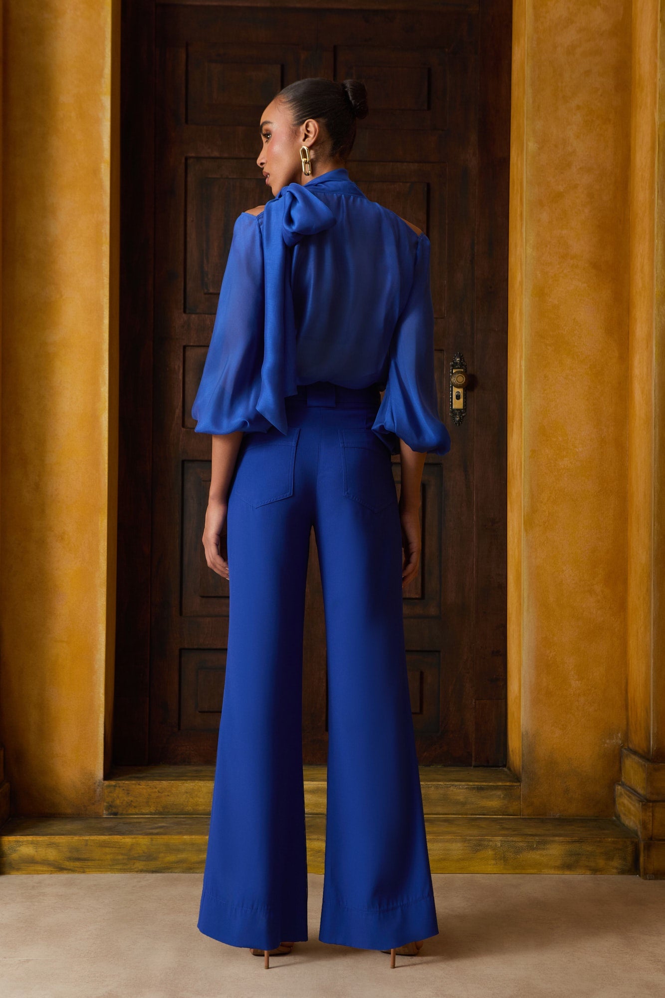 CALÇA PREGAS DETALHE PASSANTE COLEÇÃO INVERNO 26