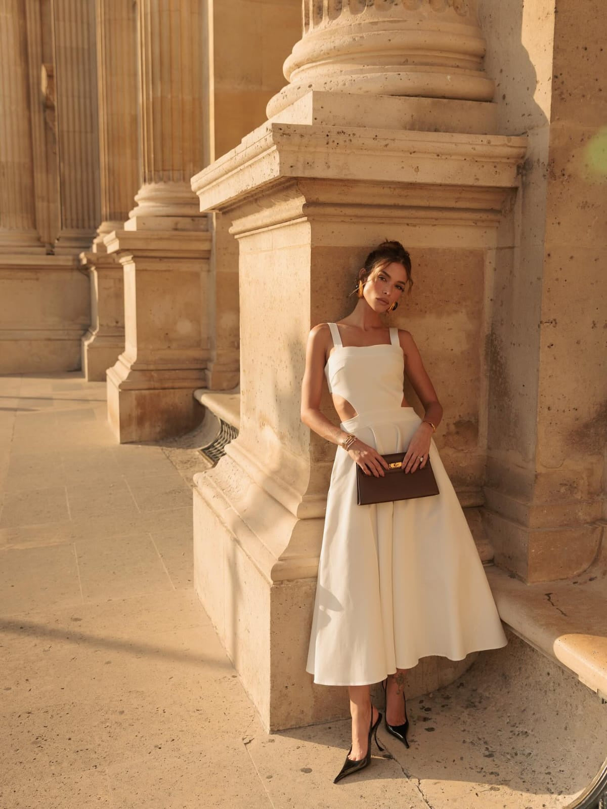 VESTIDO MIDI COM DECOTE RETO E ABERTURA LATERAL COLEÇÃO VERÃO 26