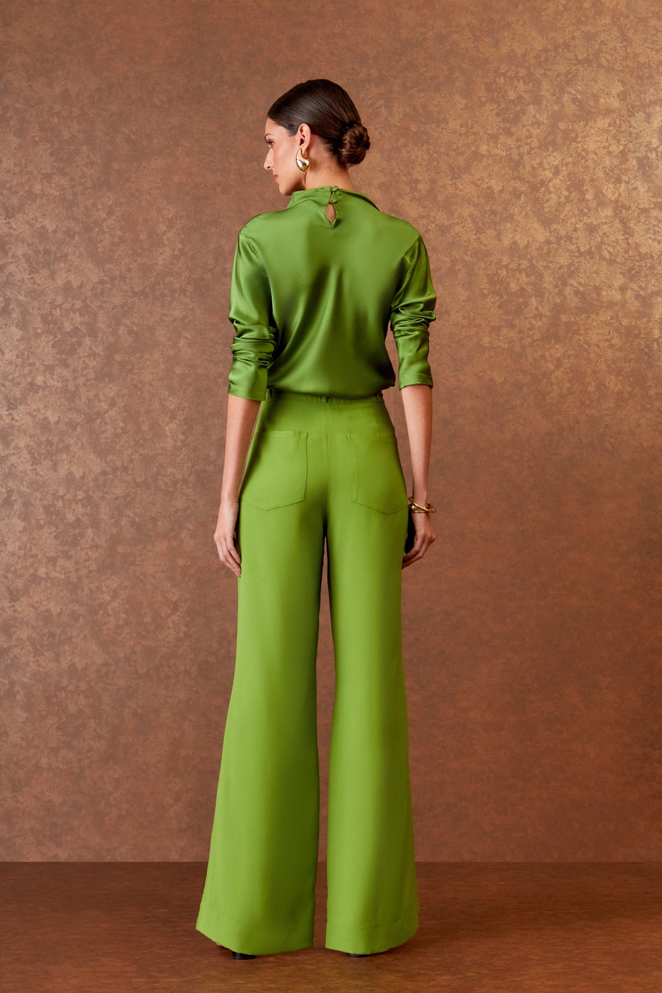 CALÇA DETALHE PREGA COS COLEÇÃO INVERNO 25