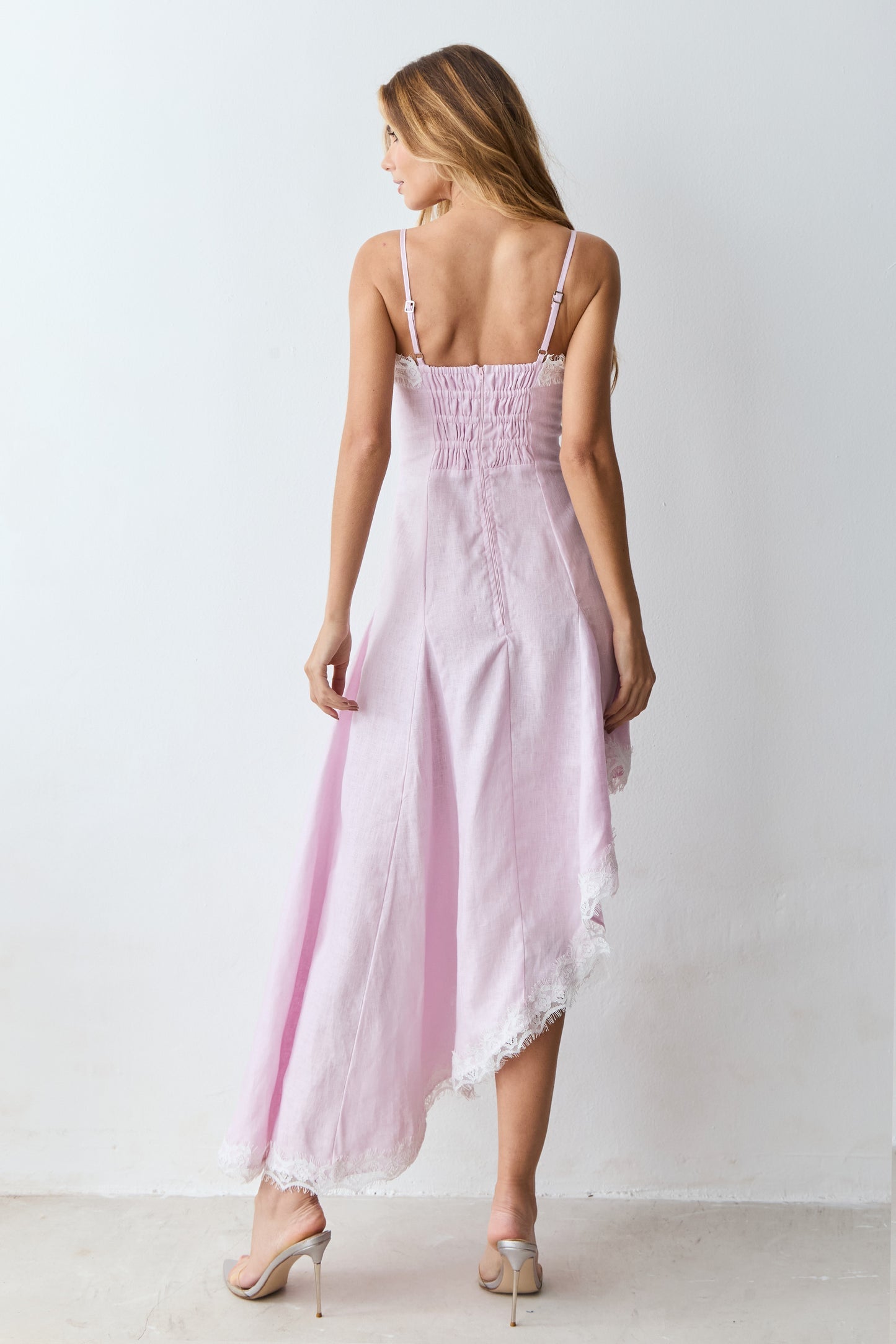VESTIDO MIDI BARRA ASSIMETRICA DETALHE RENDA E BUSTO COLEÇÃO VERÃO 27