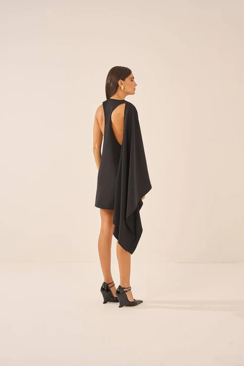 VESTIDO CURTO OMBRO SOBREPOSIÇÃO COLEÇÃO INVERNO 25
