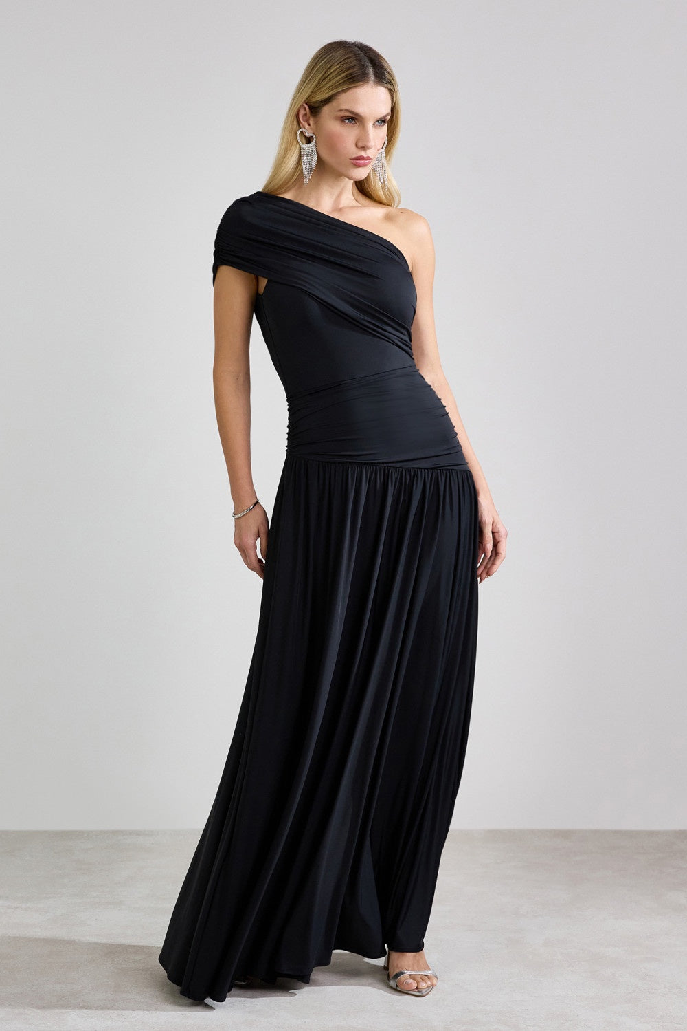 VESTIDO LONGO SOLENE COLEÇÃO VERÃO 26