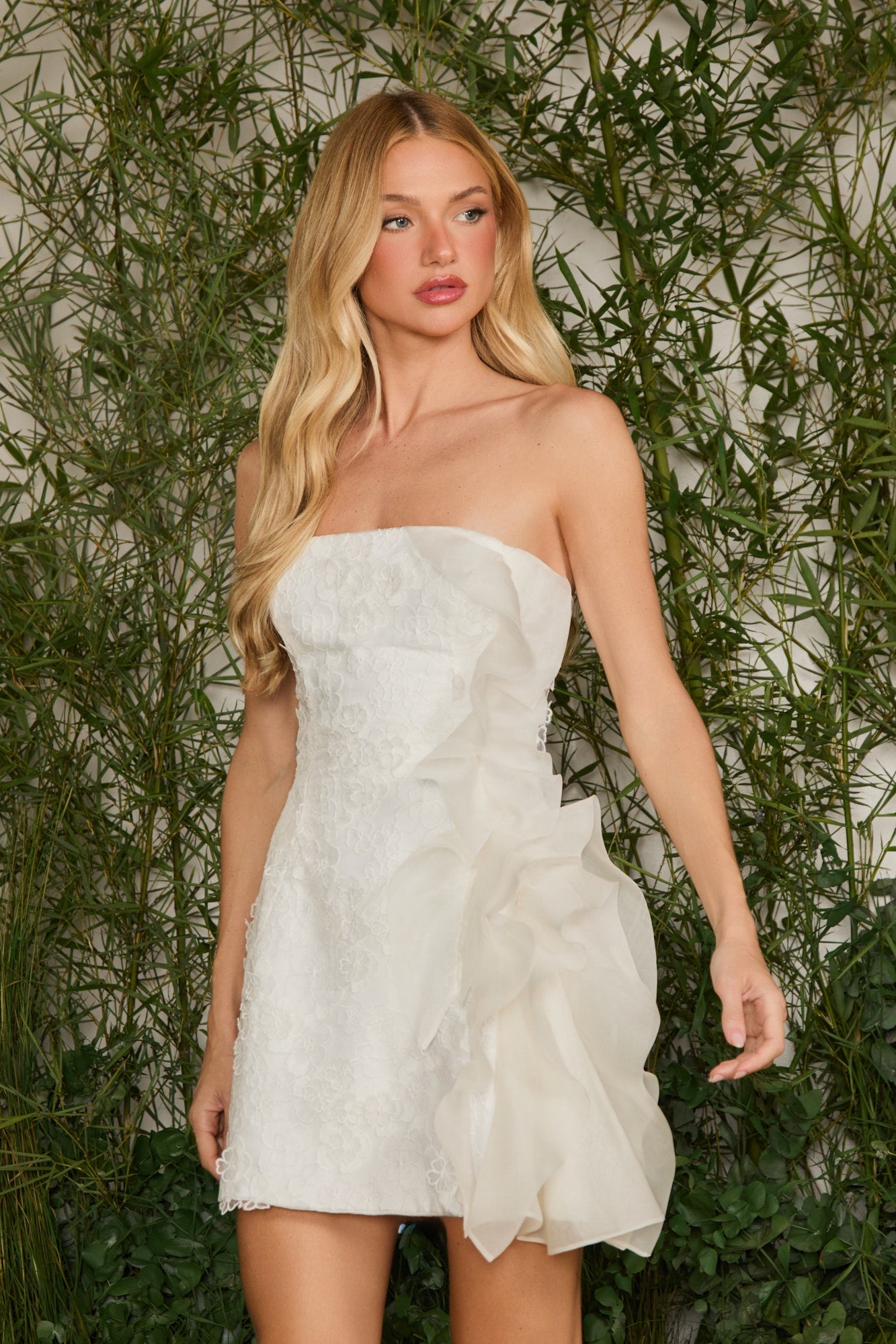 VESTIDO CURTO GEORGIA BABADO COLEÇÃO VERÃO 27