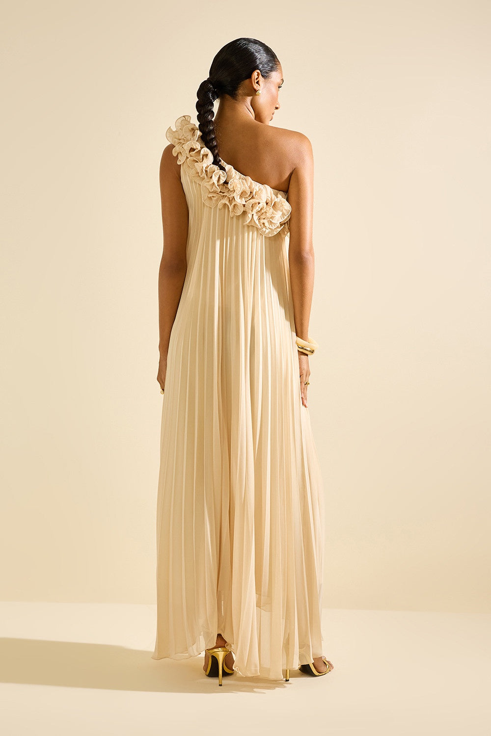 VESTIDO JABOUR NO DECOTE COLEÇÃO VERÃO 26