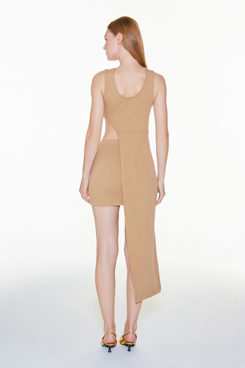 CONJUNTO DE BLUSA REGATA BARRA ASSIMETRICA E SAIA CURTA EM MALHA COLEÇÃO VERÃO 24