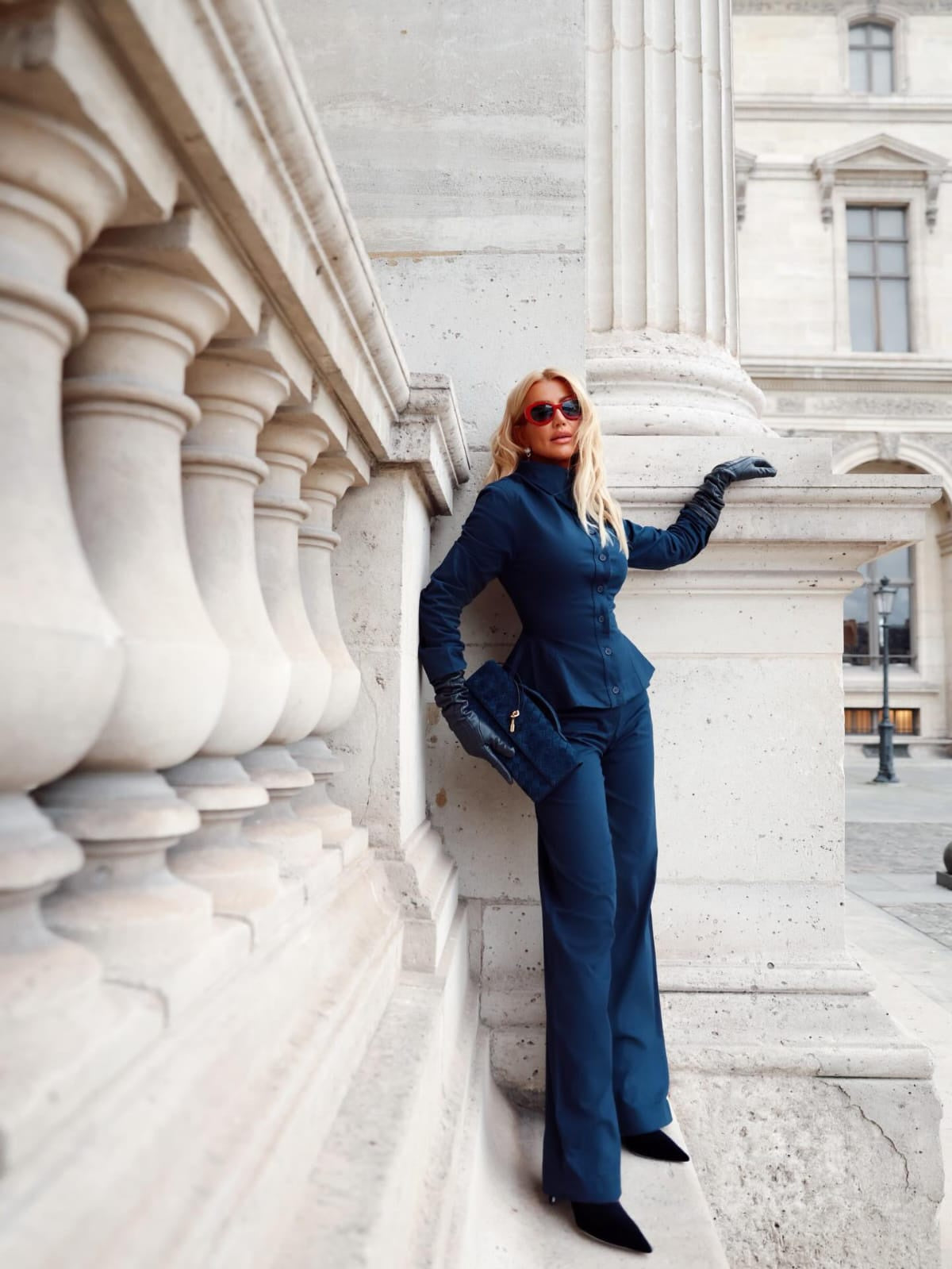 CONJUNTO CASACO CURTO ACINTURADO BARRA AMPLA E CALCA PANTALONA ESTRUTURADA COLEÇÃO INVERNO 26