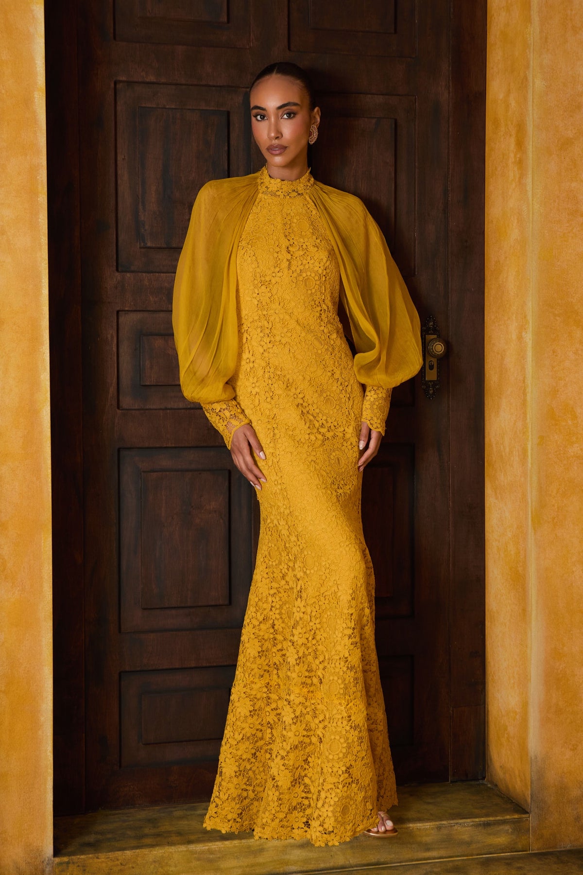 VESTIDO LONGO GUIPURE FLORES COLEÇÃO INVERNO 26