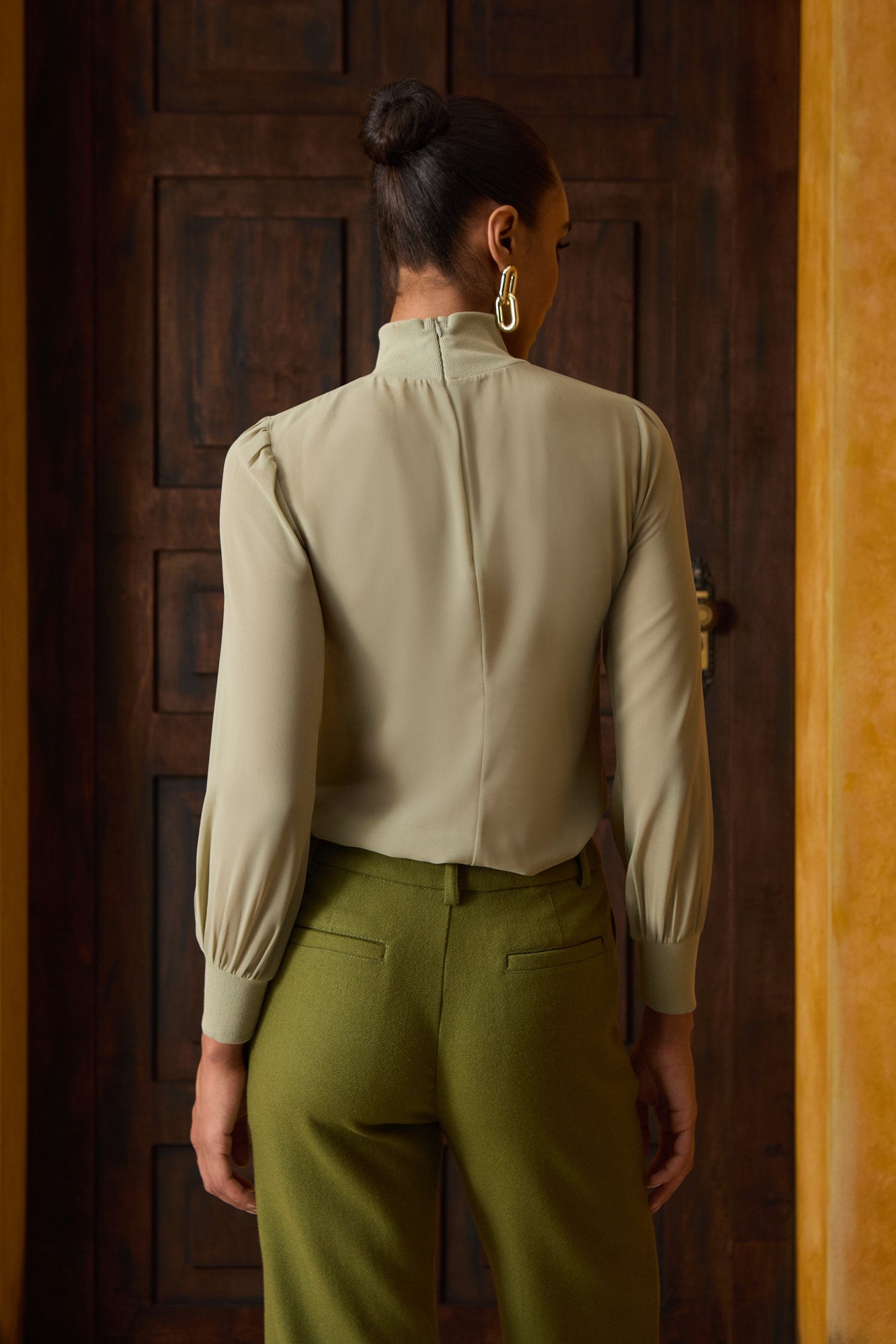 BLUSA GOLA ALTA MIX TECIDO COLEÇÃO INVERNO 26