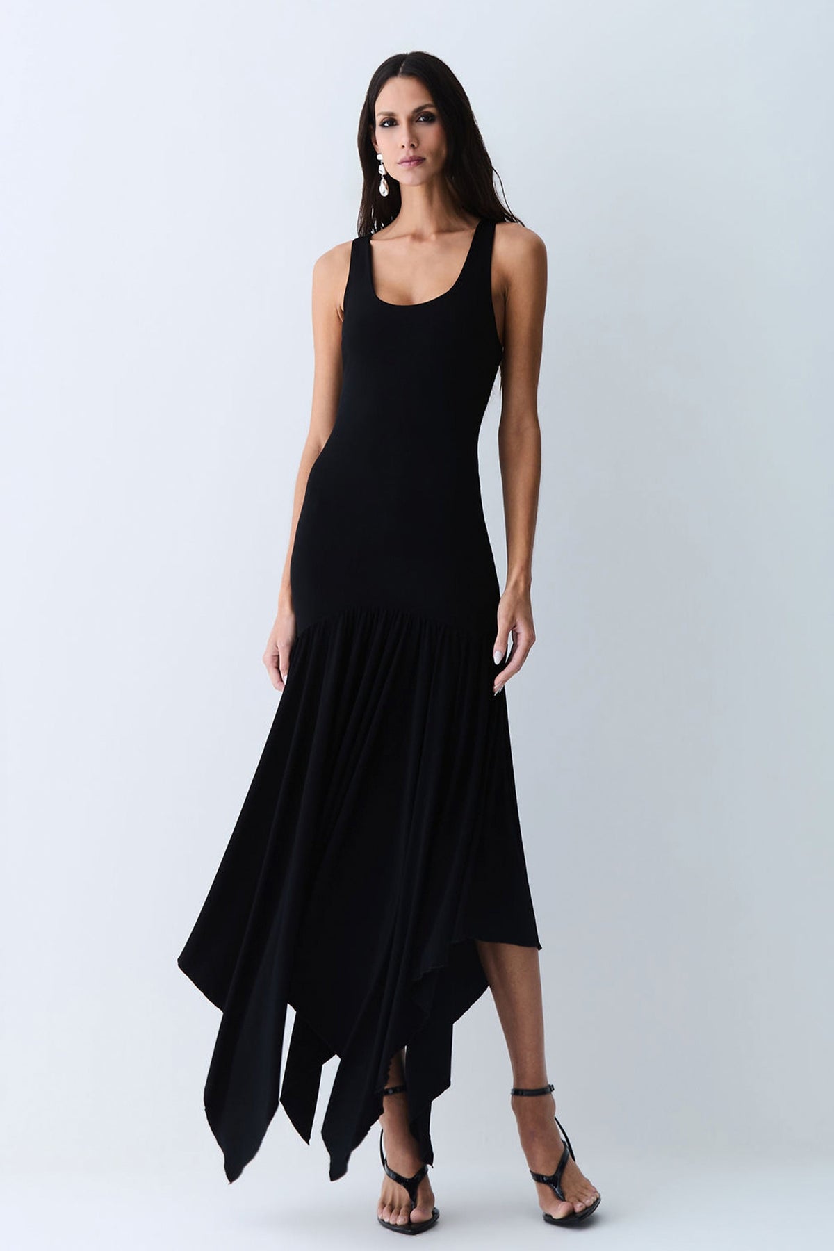VESTIDO MIDI ABERTURA NAS COSTAS E ASSIMETRIA NA SAIA COLEÇÃO VERÃO 27