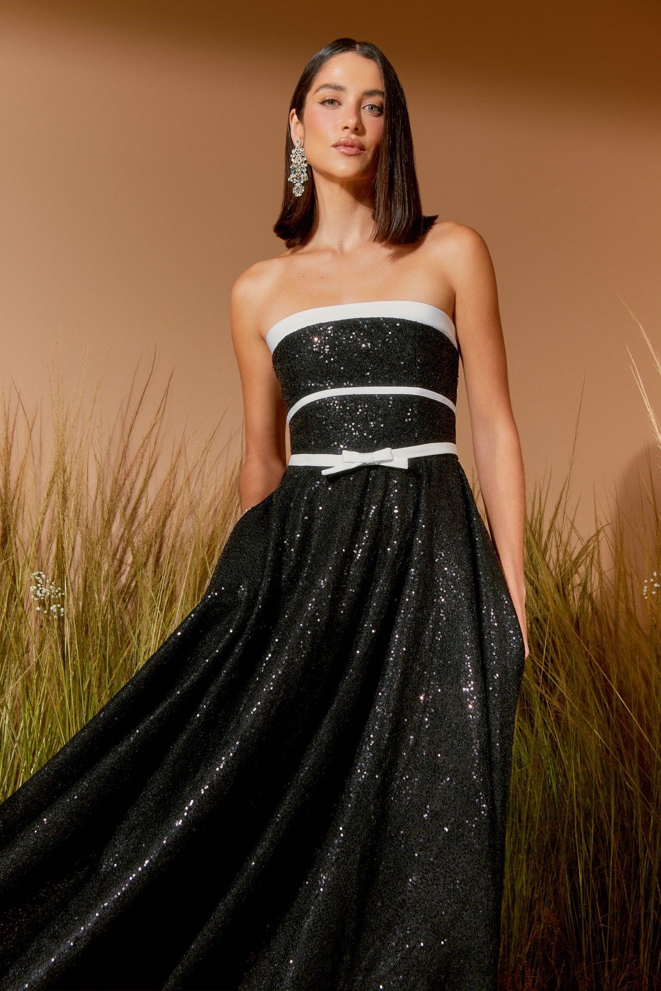 VESTIDO PAETE RECORTES BICOLOR COLEÇÃO VERÃO 26