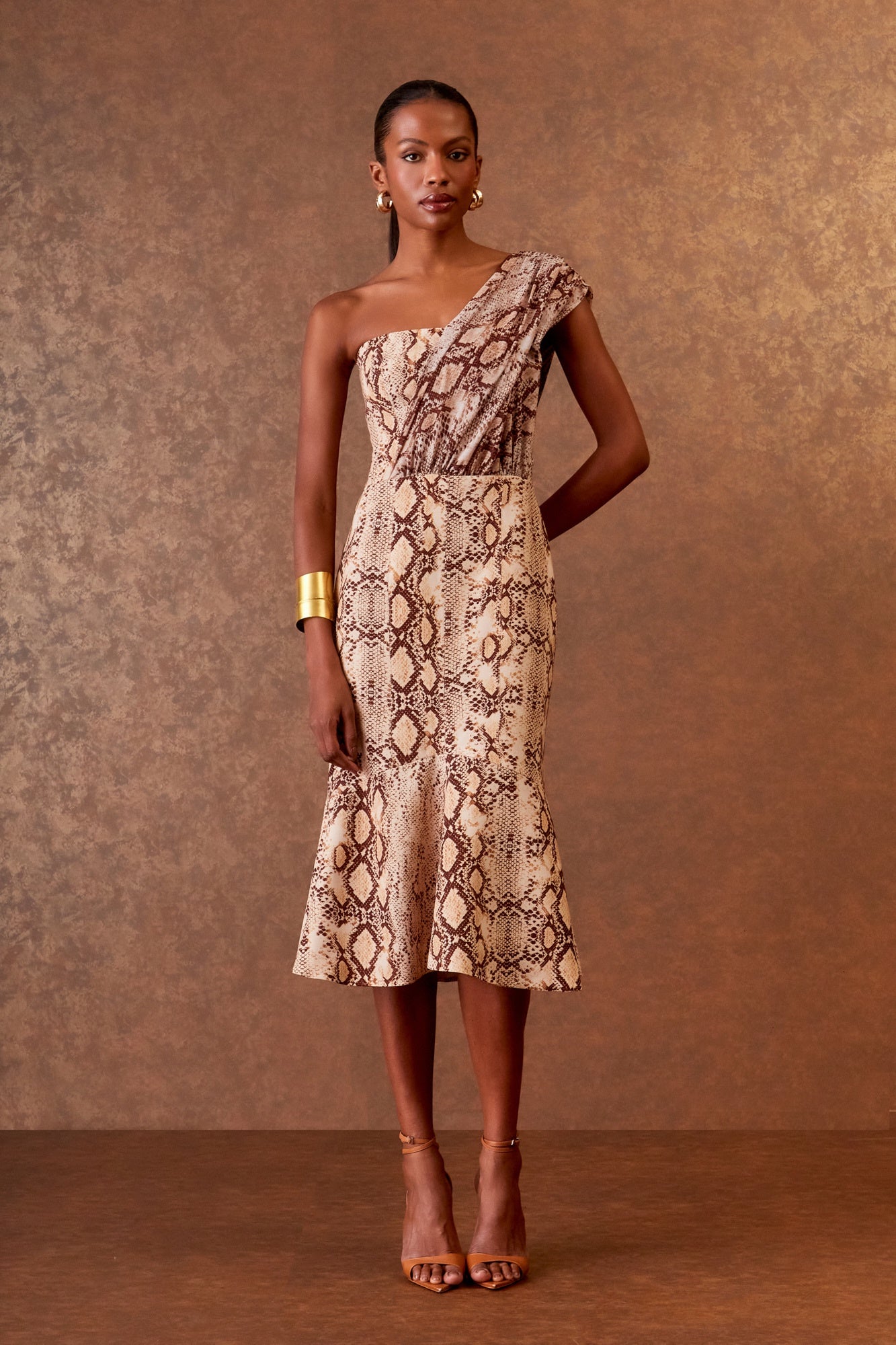 VESTIDO MIDI RECORTES SERPENTE COLEÇÃO INVERNO 25