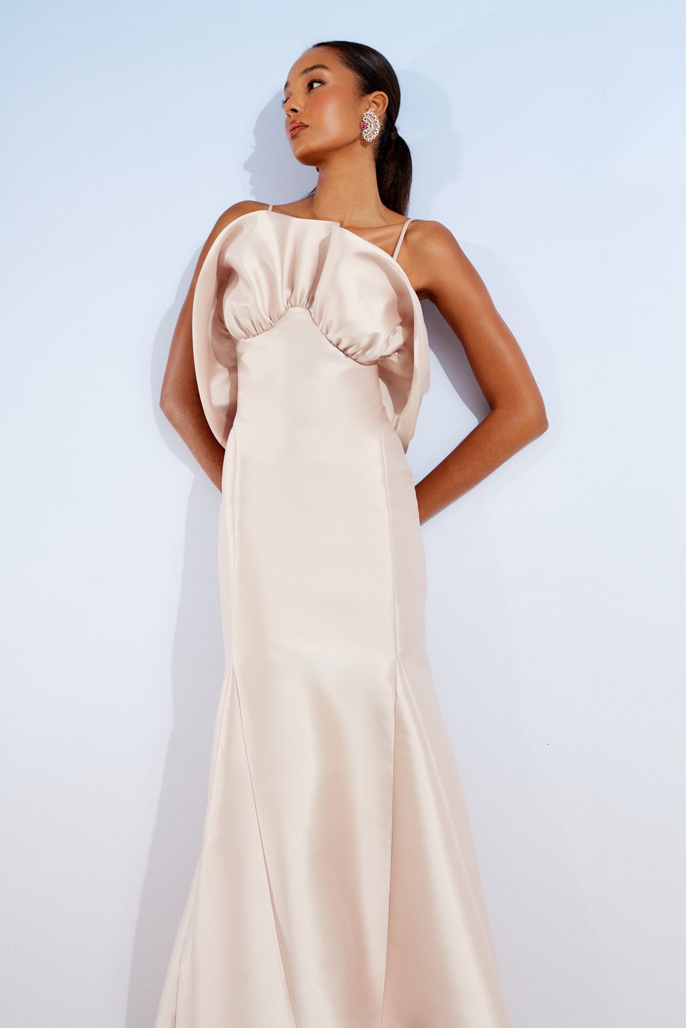 VESTIDO LONGO BABADO ESTRUTURADO COLEÇÃO ALTO VERÃO 26